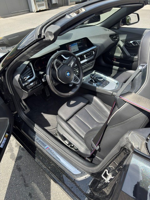 BMW M40i-image-4
