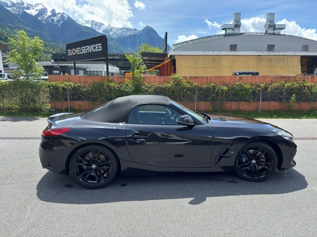 BMW M40i-image-2