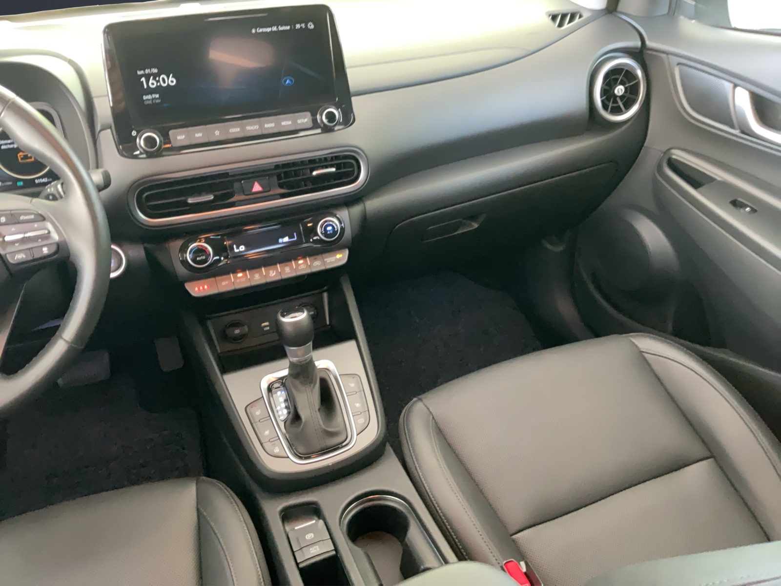 HYUNDAI Kona 1.6 HEV Vertex-image-10