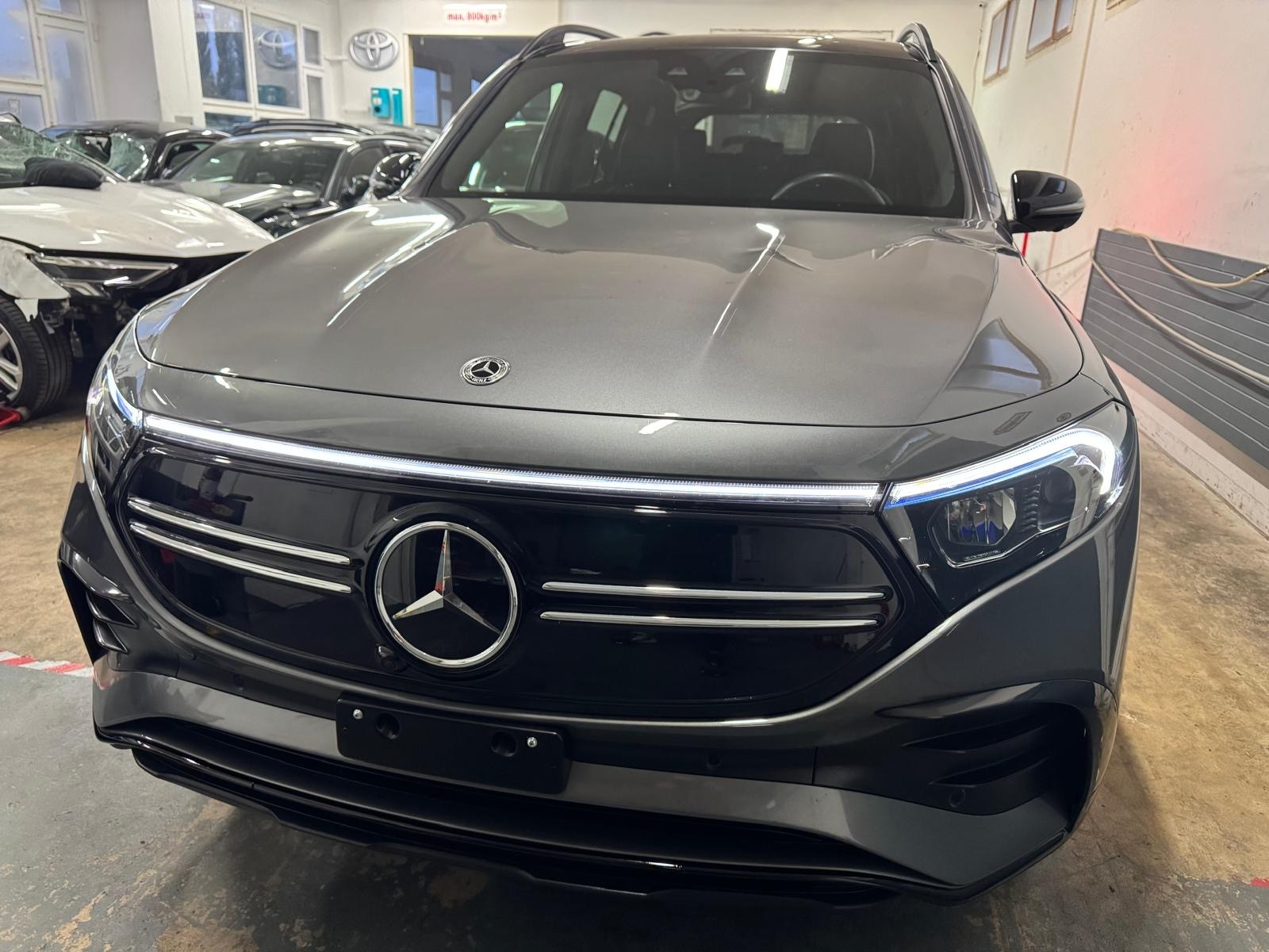 MERCEDES-BENZ EQB 350 AMG Line 4Matic-image-6