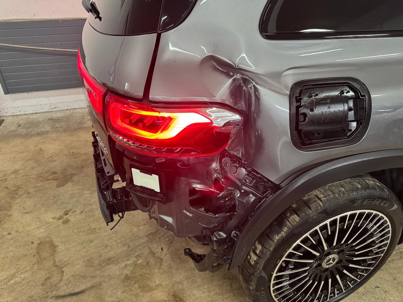 MERCEDES-BENZ EQB 350 AMG Line 4Matic-image-1