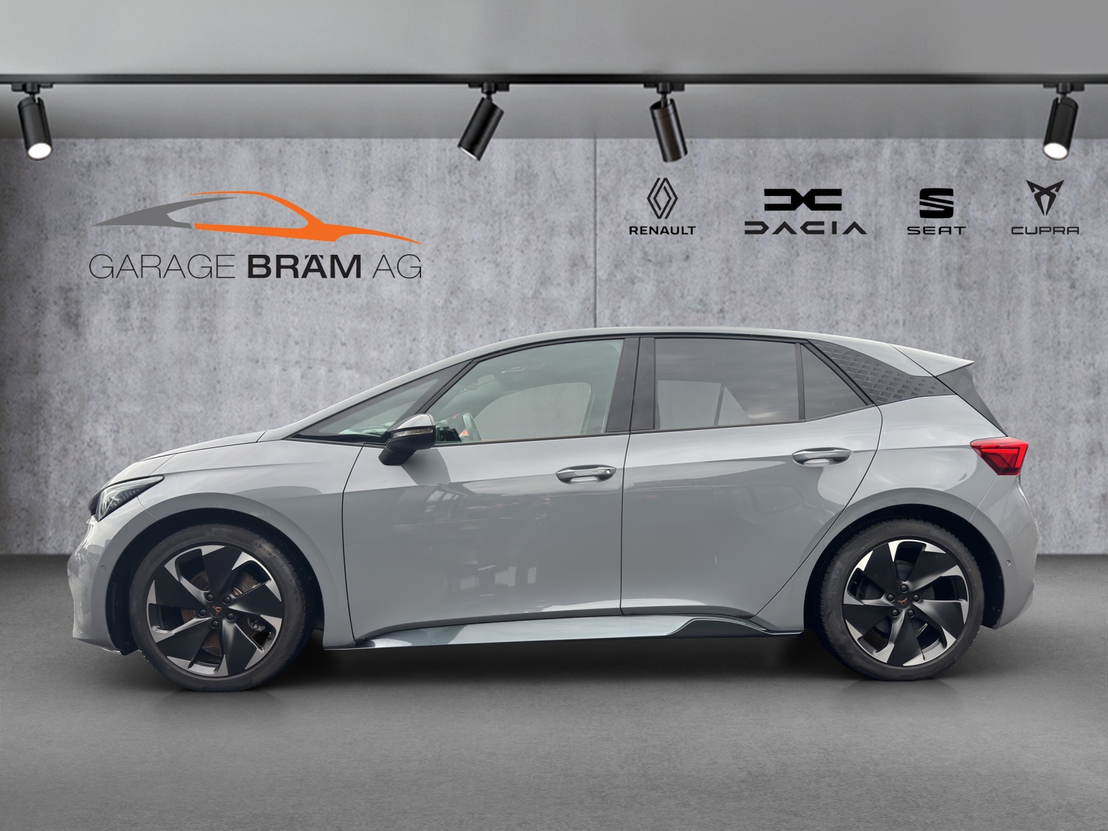 CUPRA Born 58 kWh-showroom-element-2