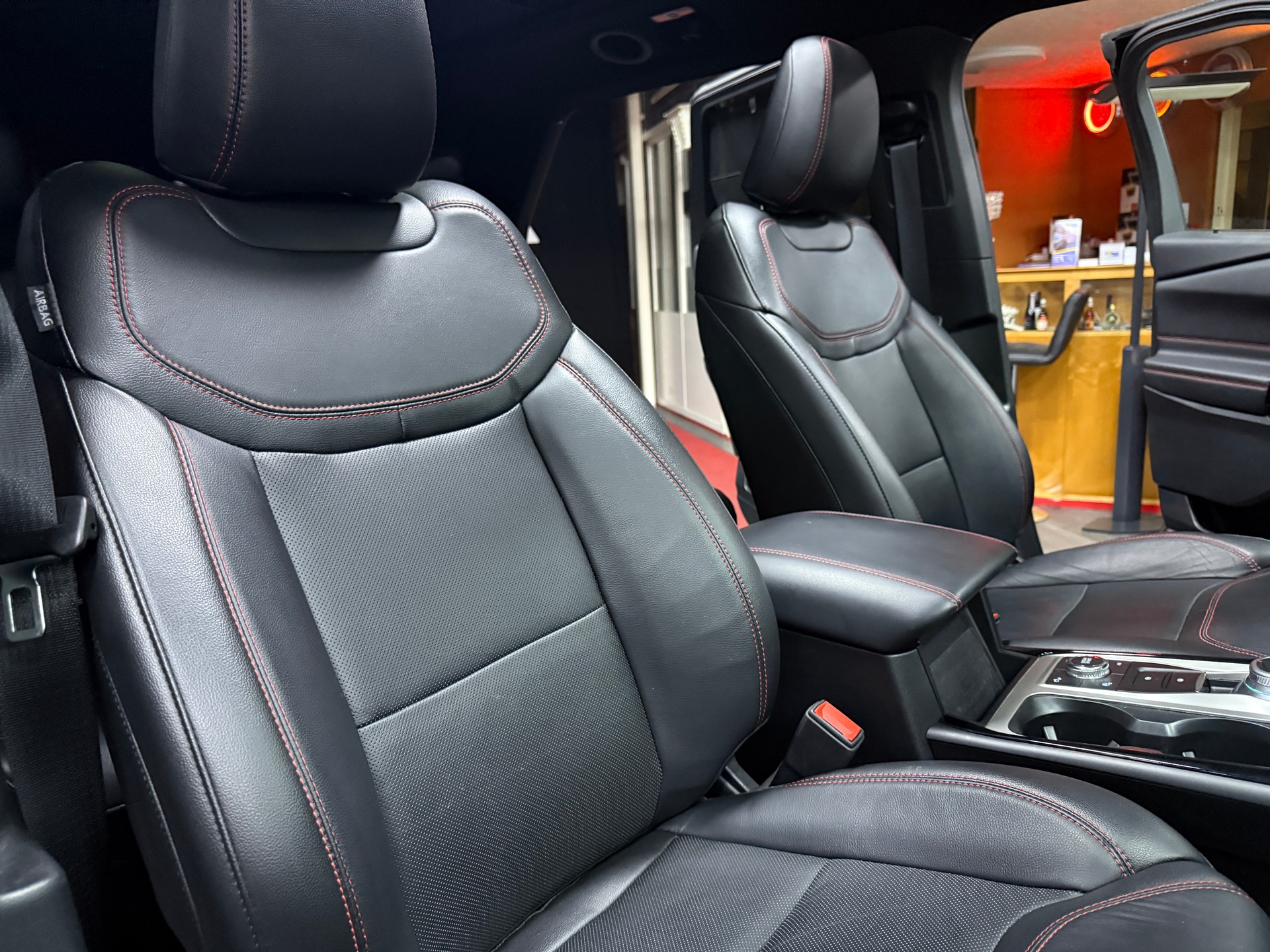 FORD Explorer 3.0 EcoB. Plug-in-Hybrid ST-Line 4WD Aut. / CH Fz 1 Hand / Vollausstattung / 7 Sitz-image-18