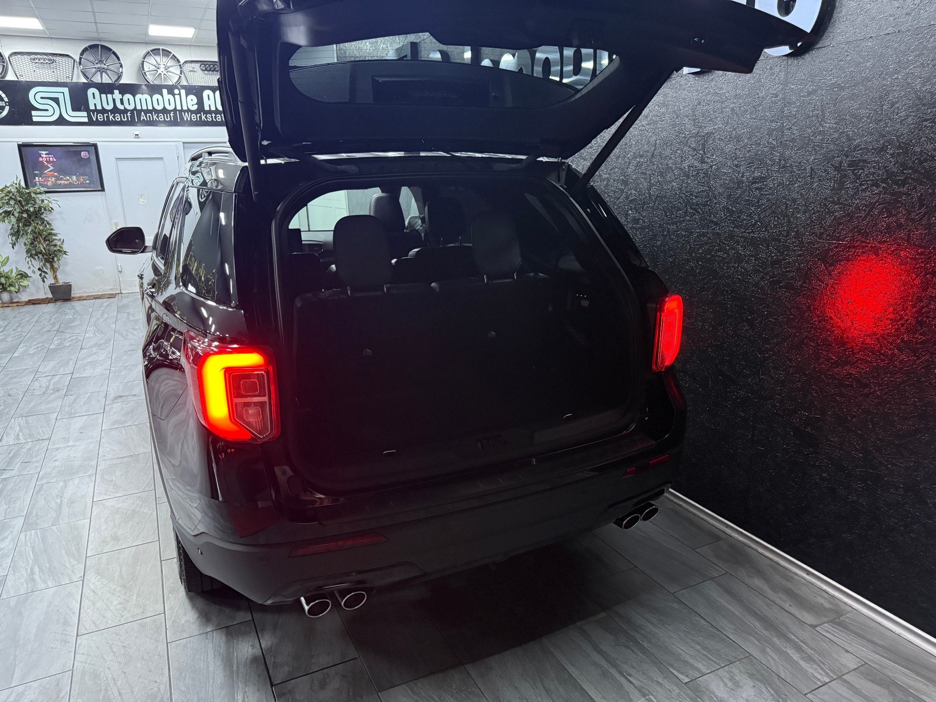 FORD Explorer 3.0 EcoB. Plug-in-Hybrid ST-Line 4WD Aut. / CH Fz 1 Hand / Vollausstattung / 7 Sitz-image-8