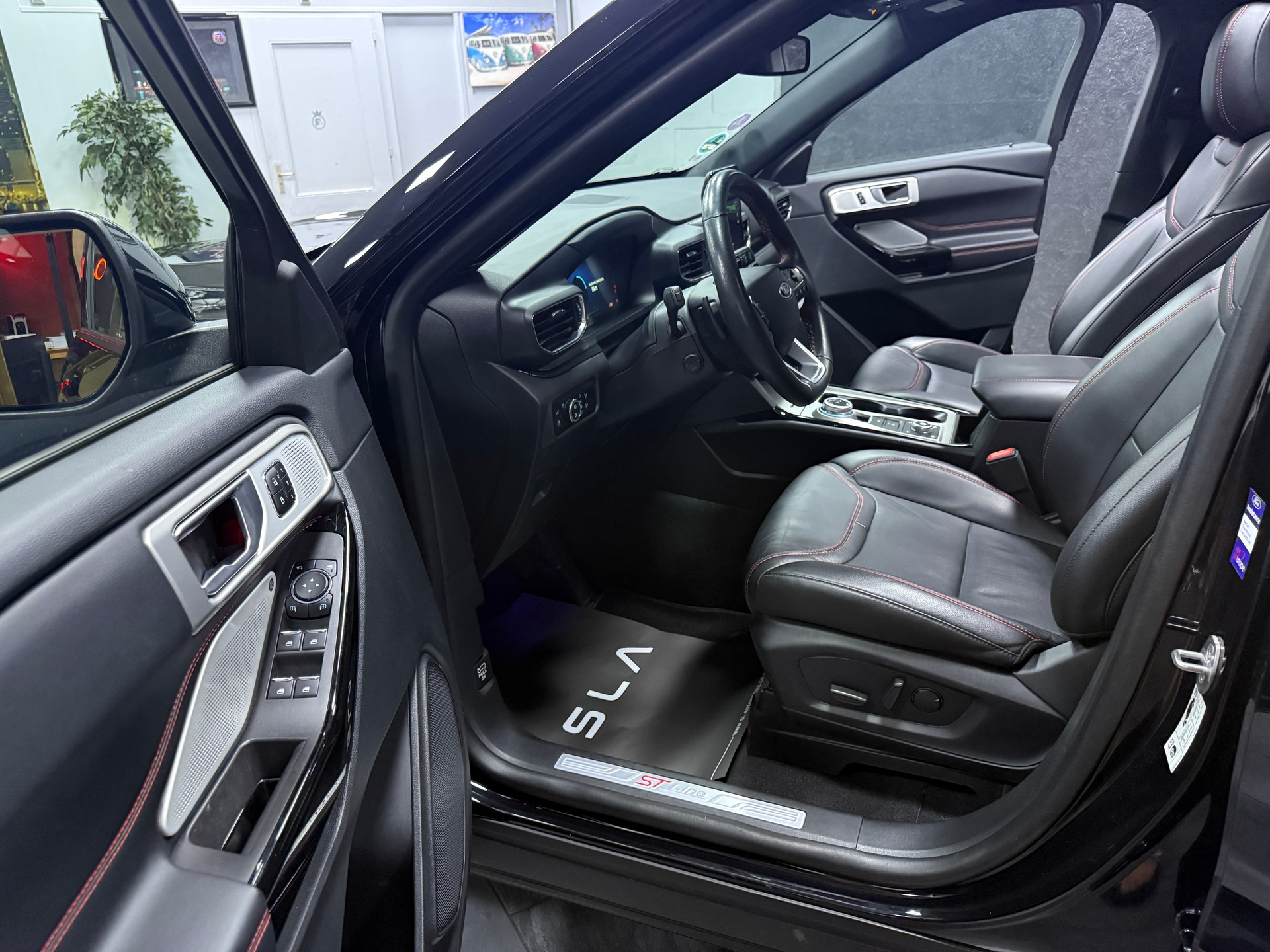 FORD Explorer 3.0 EcoB. Plug-in-Hybrid ST-Line 4WD Aut. / CH Fz 1 Hand / Vollausstattung / 7 Sitz-image-11