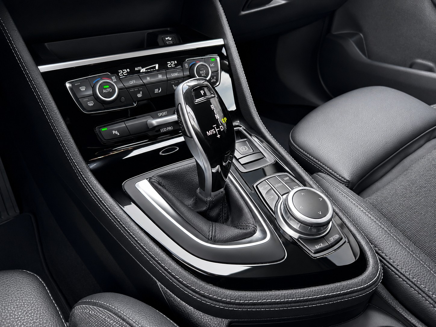 BMW 218d xDrive Gran Tourer CH FAHRZEUG*7Plätzer*-image-18