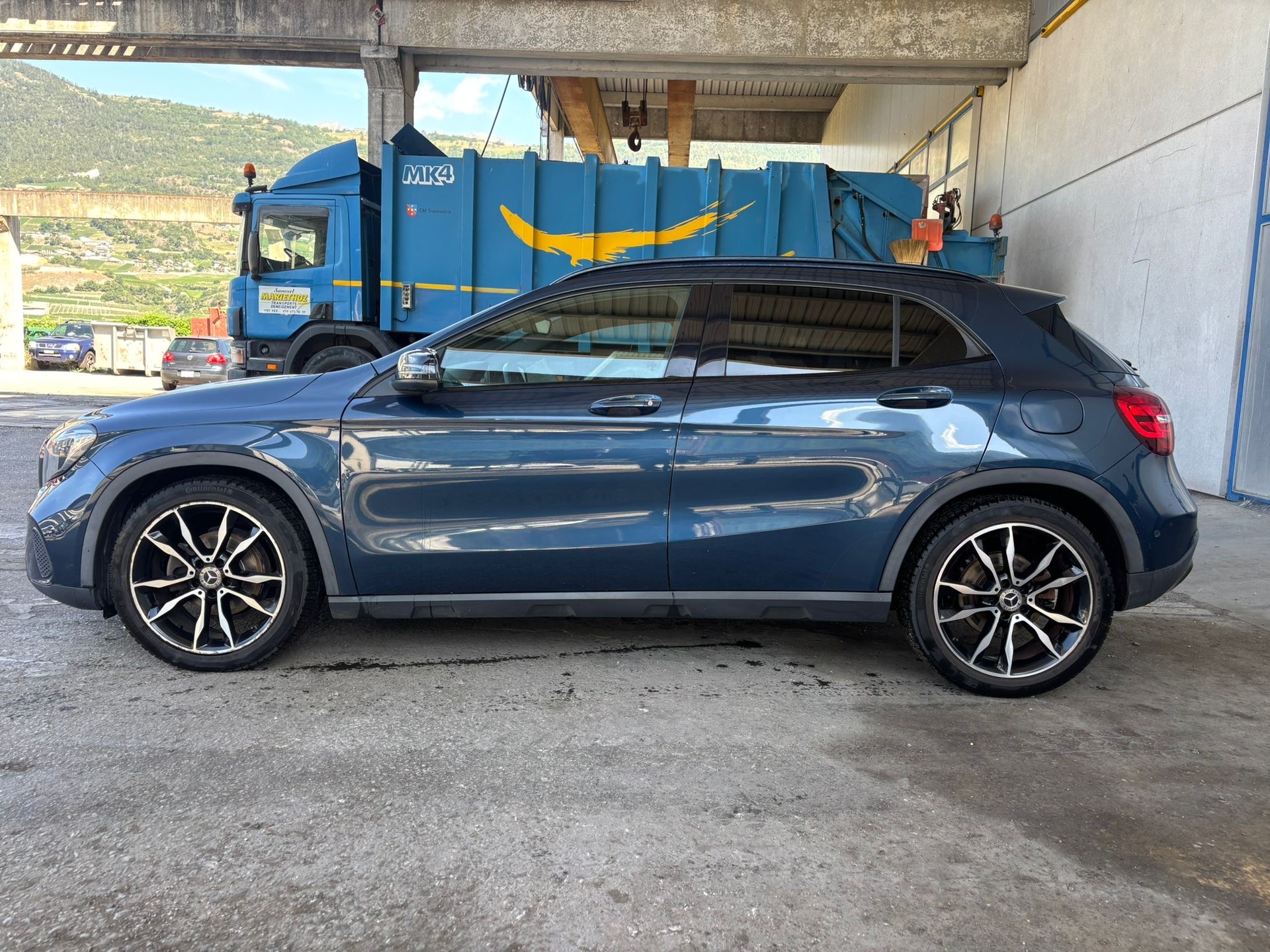 MERCEDES-BENZ GLA 200 Urban 7G-DCT-image-3