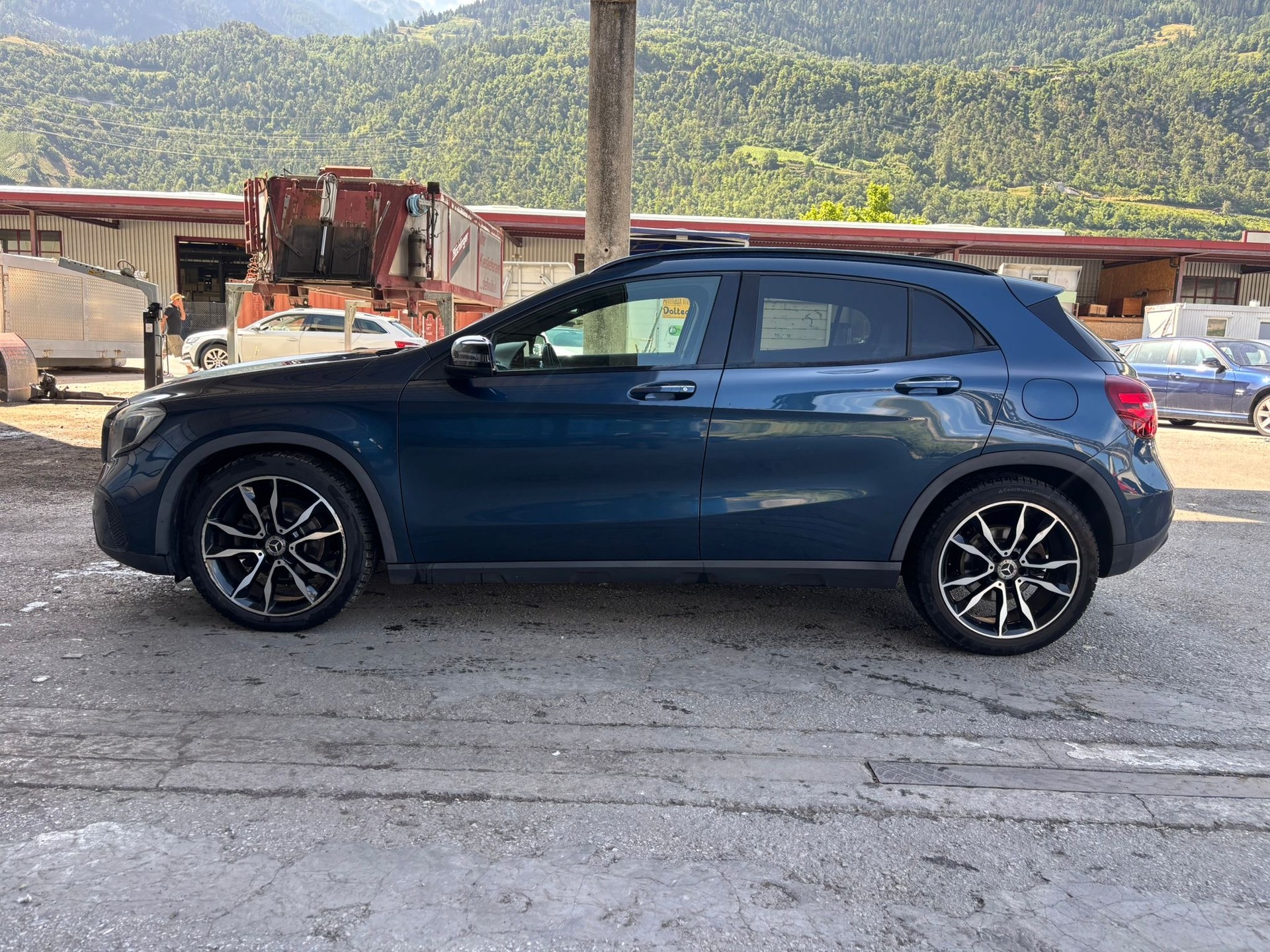 MERCEDES-BENZ GLA 200 Urban 7G-DCT-image-9