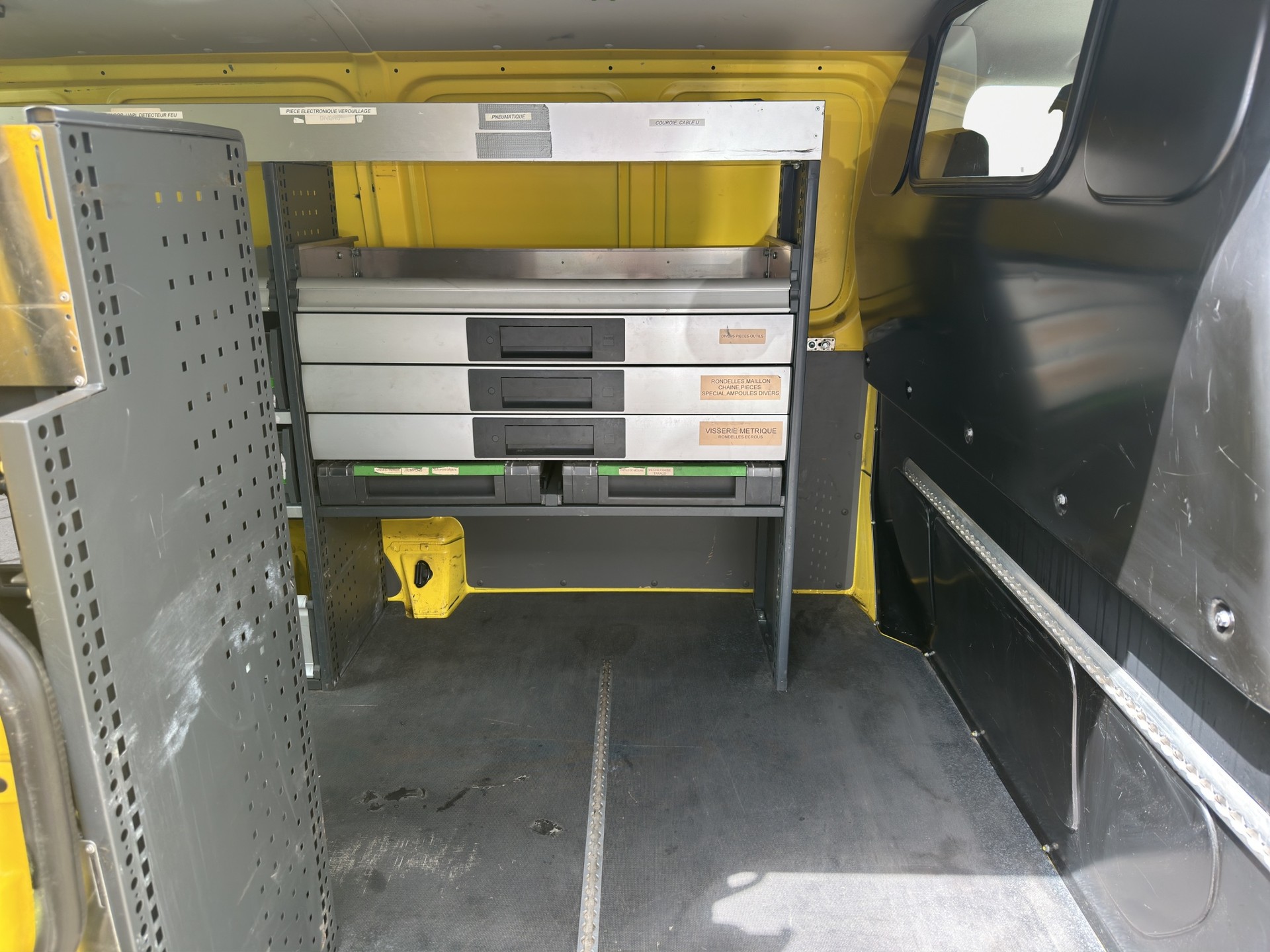 VW T6.1 2.0 TDI 4Motion-image-15