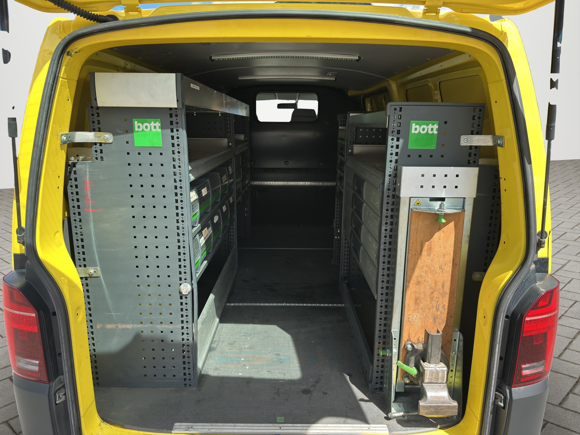VW T6.1 2.0 TDI 4Motion-image-16