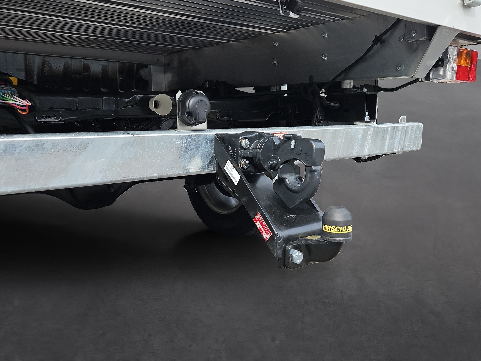 ISUZU D-MAX 1.9 CrewCab N60BB+ 4x4 - Alu-Brücke-image-22
