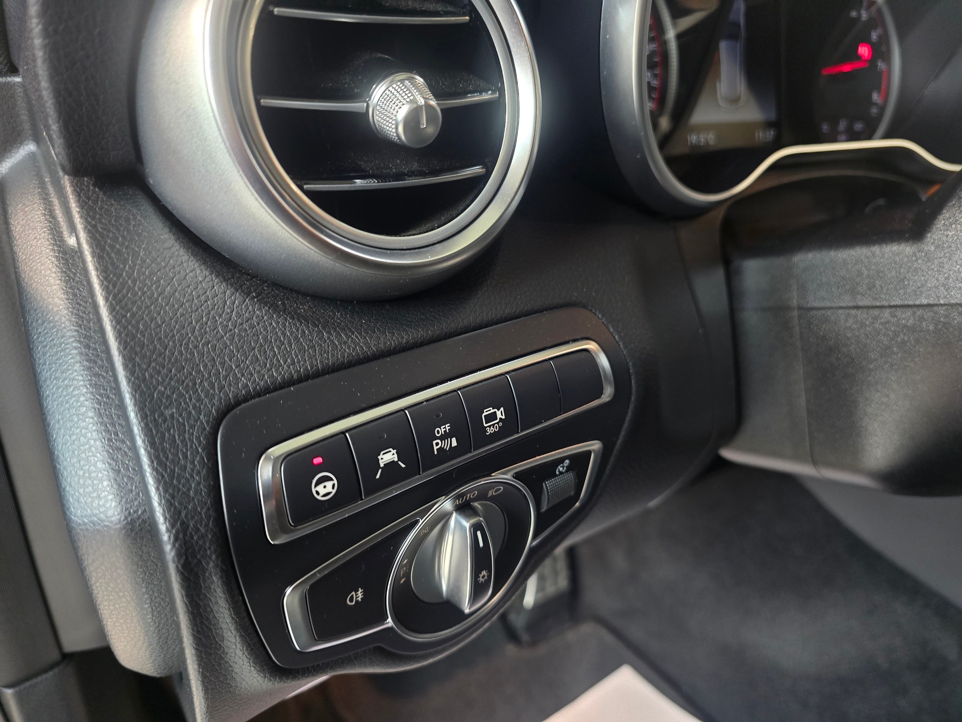 MERCEDES-BENZ C 63 S AMG Speedshift CH-Fahrzeug-image-19