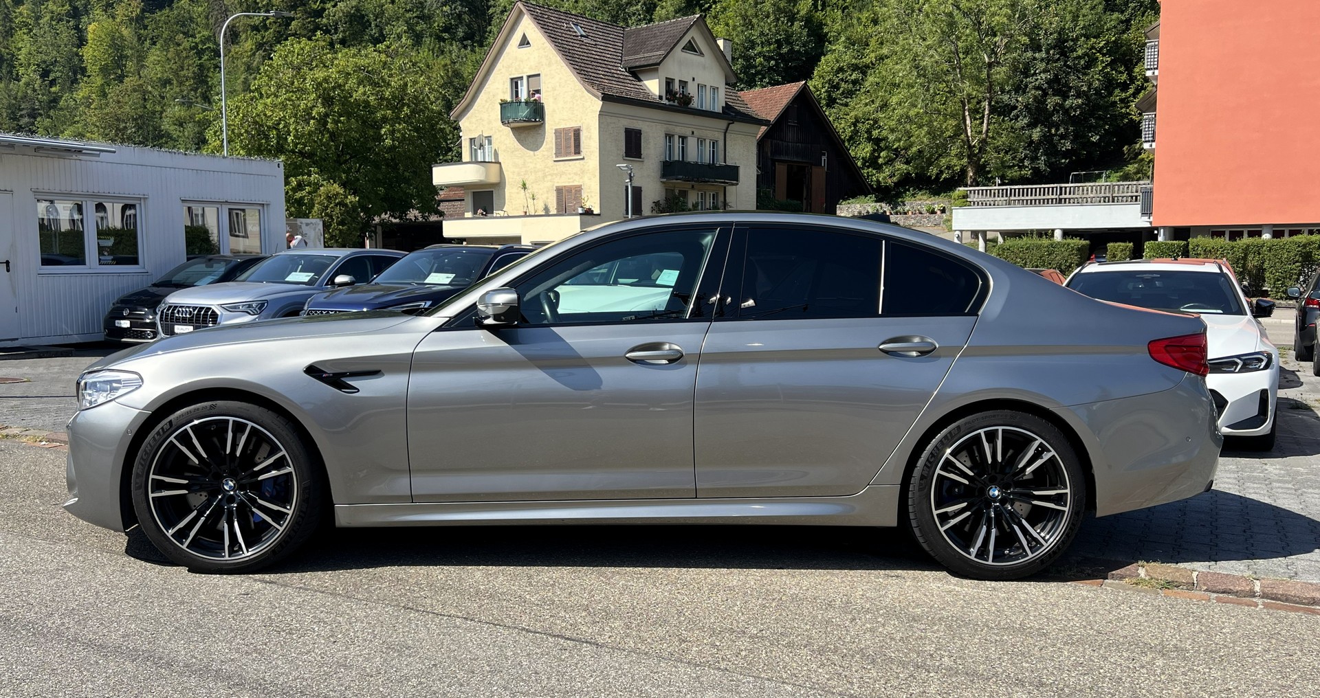 BMW M5 xDrive Drivelogic-showroom-element-1