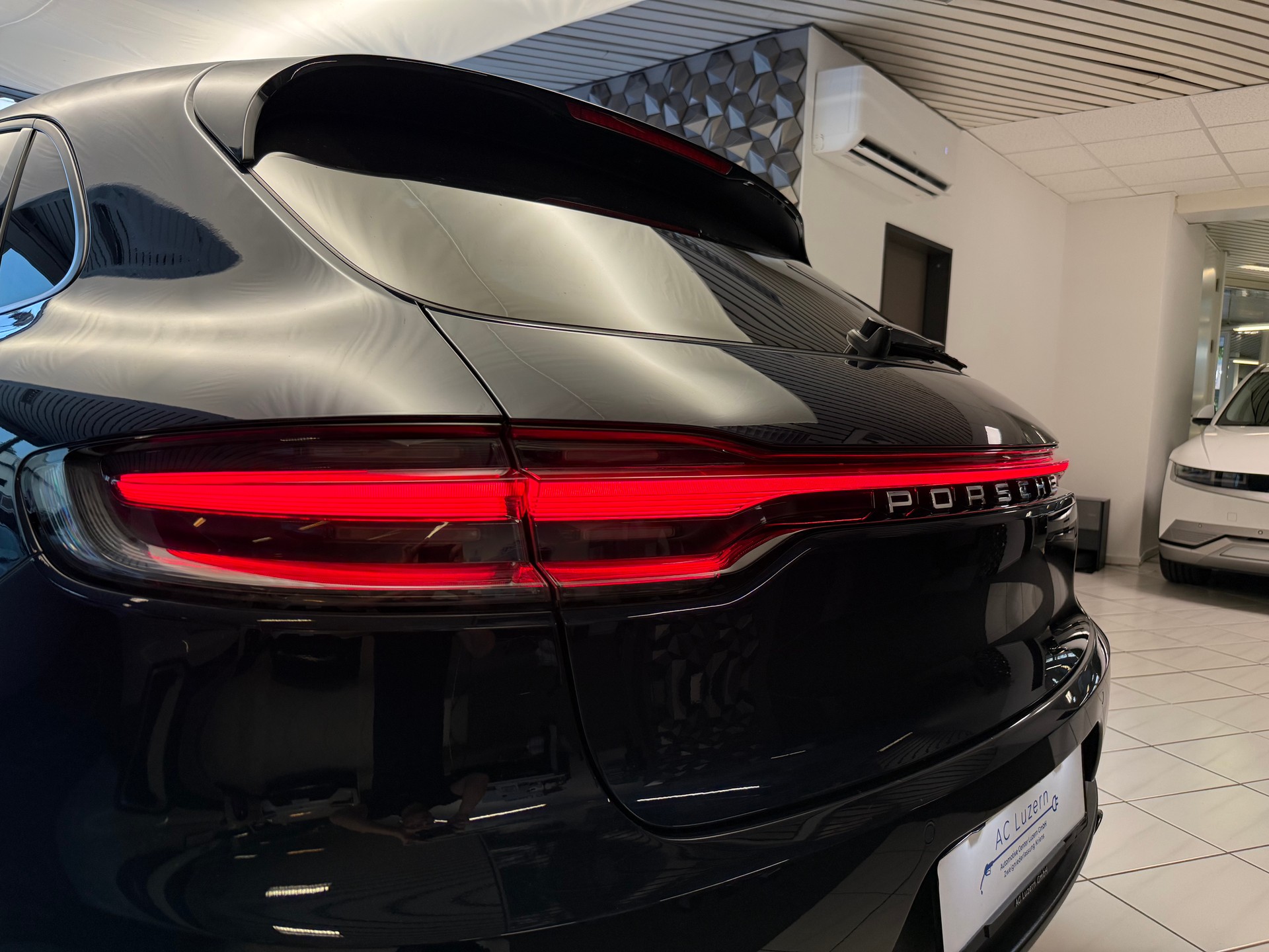 PORSCHE Macan PDK inkl. Porsche APPROVED Garantie-image-35