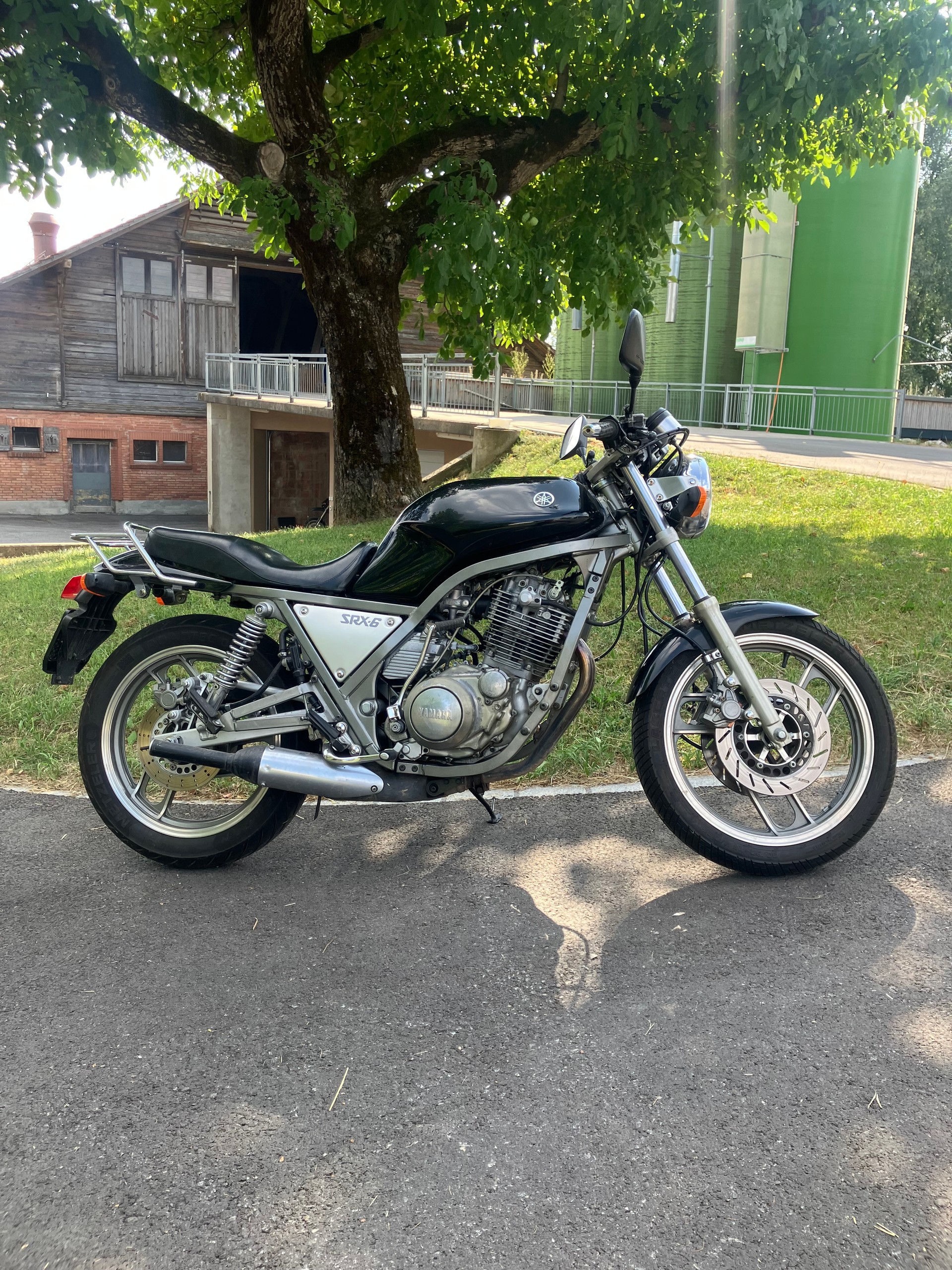 YAMAHA SR X 600-image-0
