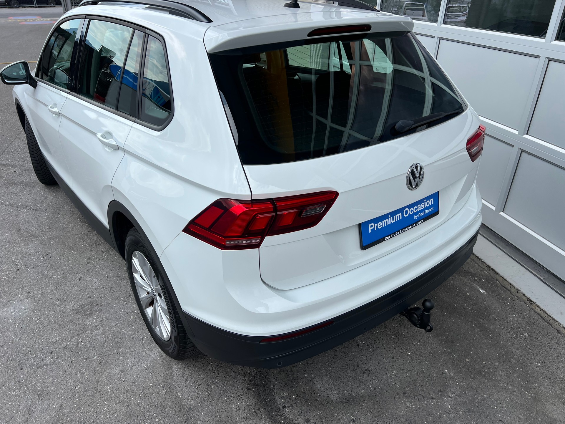 VW Tiguan 2.0 TDI Comfortline 4x4 DSG ** Navigation * Anhängerkupplung 2500 Kg. * frisch ab MFK * 1 Jahr Garantie möglich **-showroom-element-3