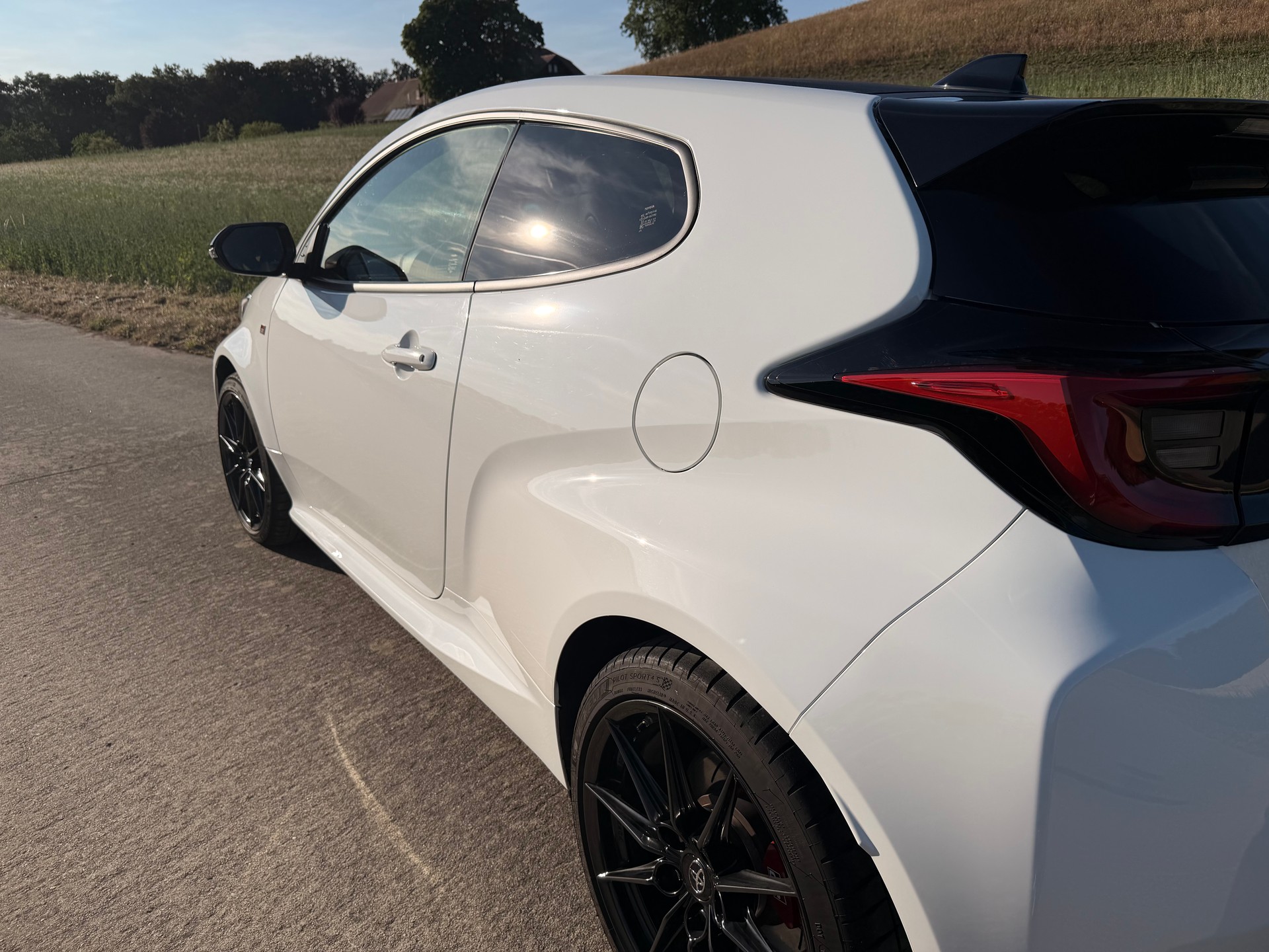 TOYOTA 1.6 Turbo Sport 4x4-image-2