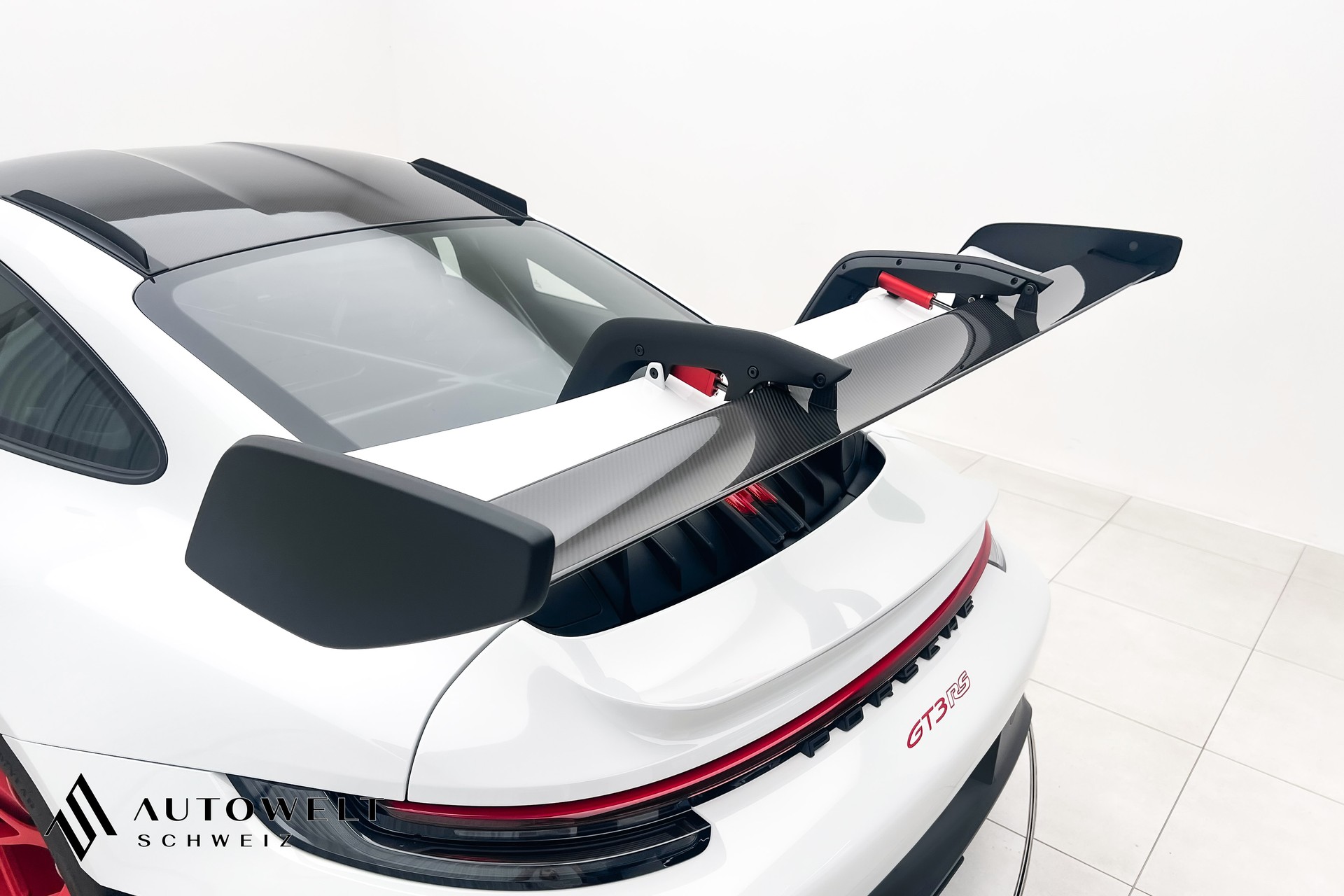 PORSCHE 911 GT3 RS WEISSACH-image-11