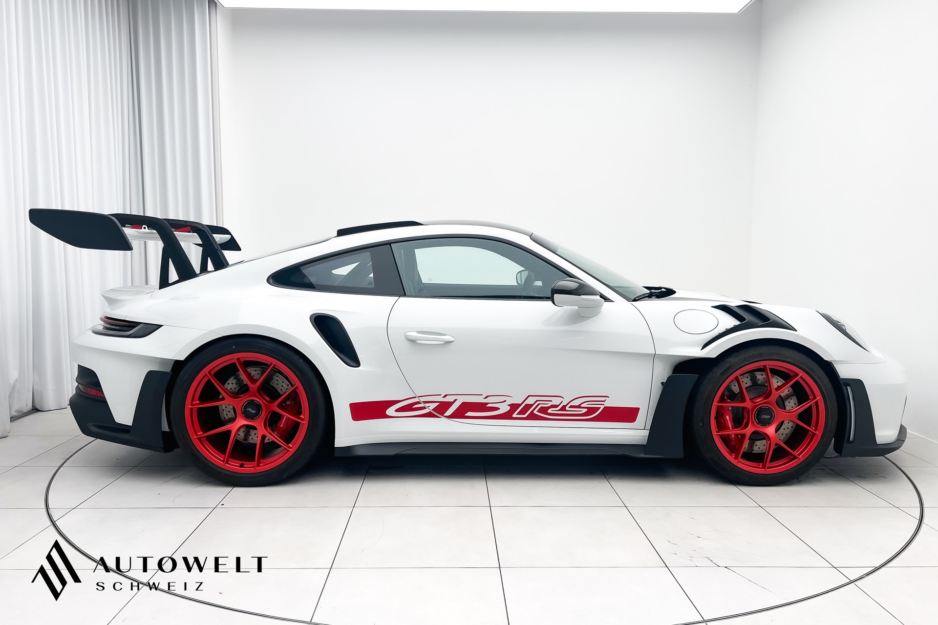 PORSCHE 911 GT3 RS WEISSACH-showroom-element-1