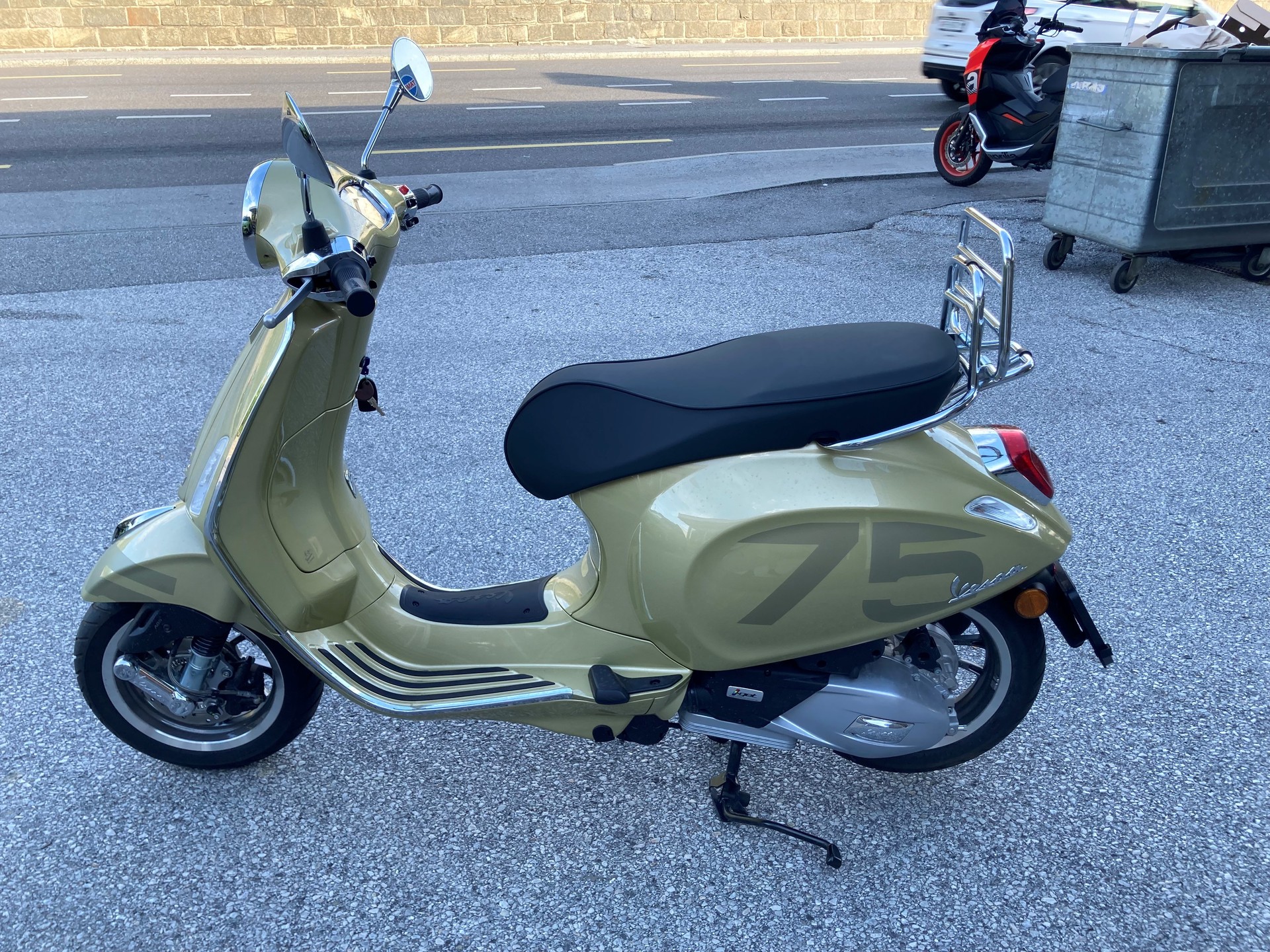 PIAGGIO Vespa 125 Primavera 75th Anniversary ABS-showroom-element-2