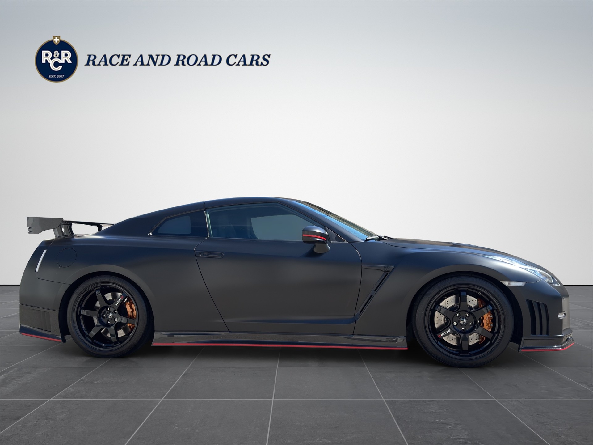 NISSAN GT-R 3.8 V6 BiT *Nismo*-showroom-element-3