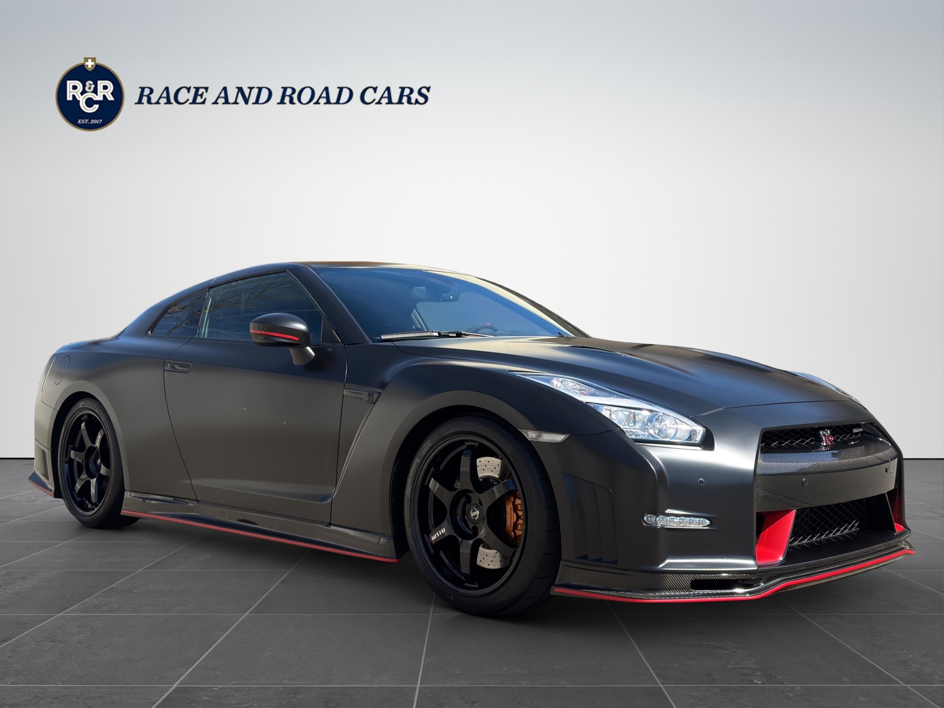 NISSAN GT-R 3.8 V6 BiT *Nismo*-showroom-element-2