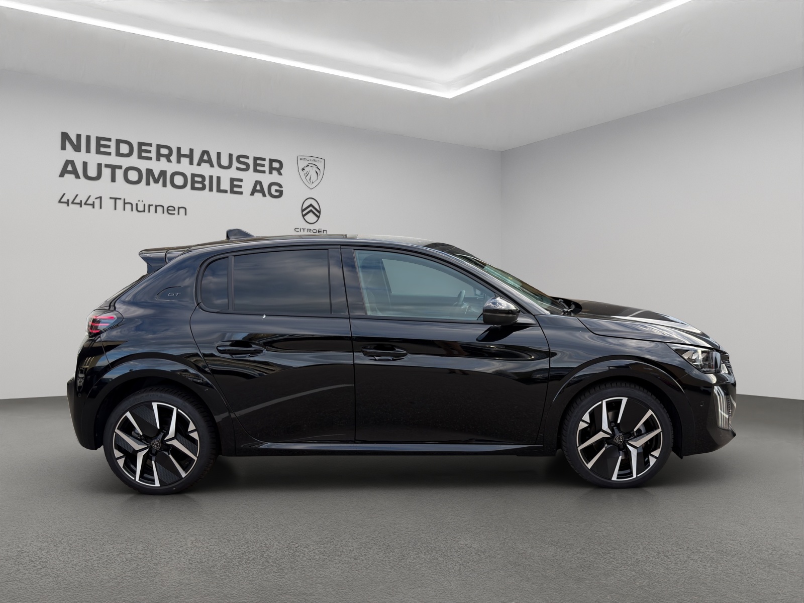 PEUGEOT 208 1.2 Hybrid GT-showroom-element-1