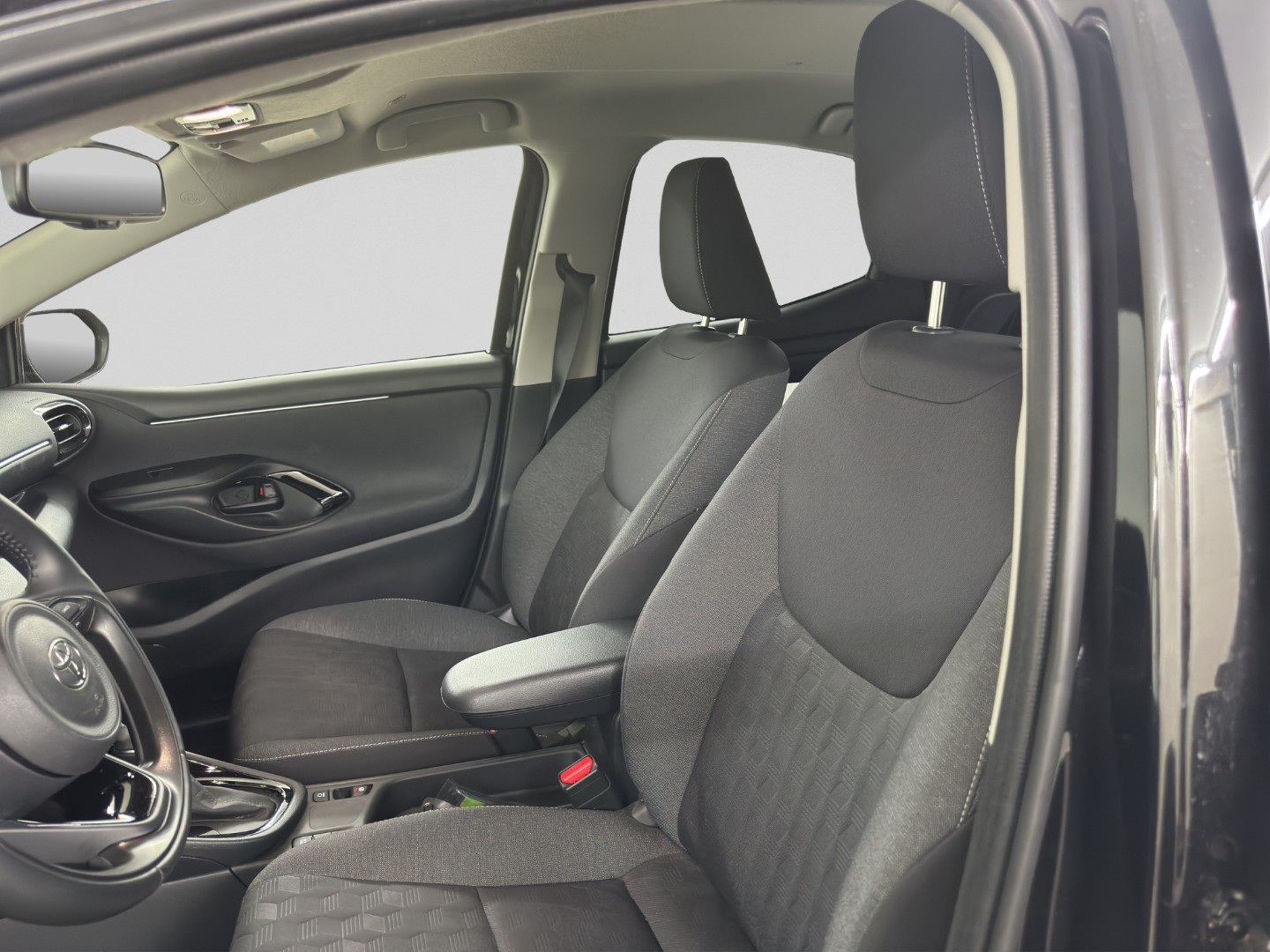 TOYOTA Yaris 1.5 Trend e-CVT-image-20