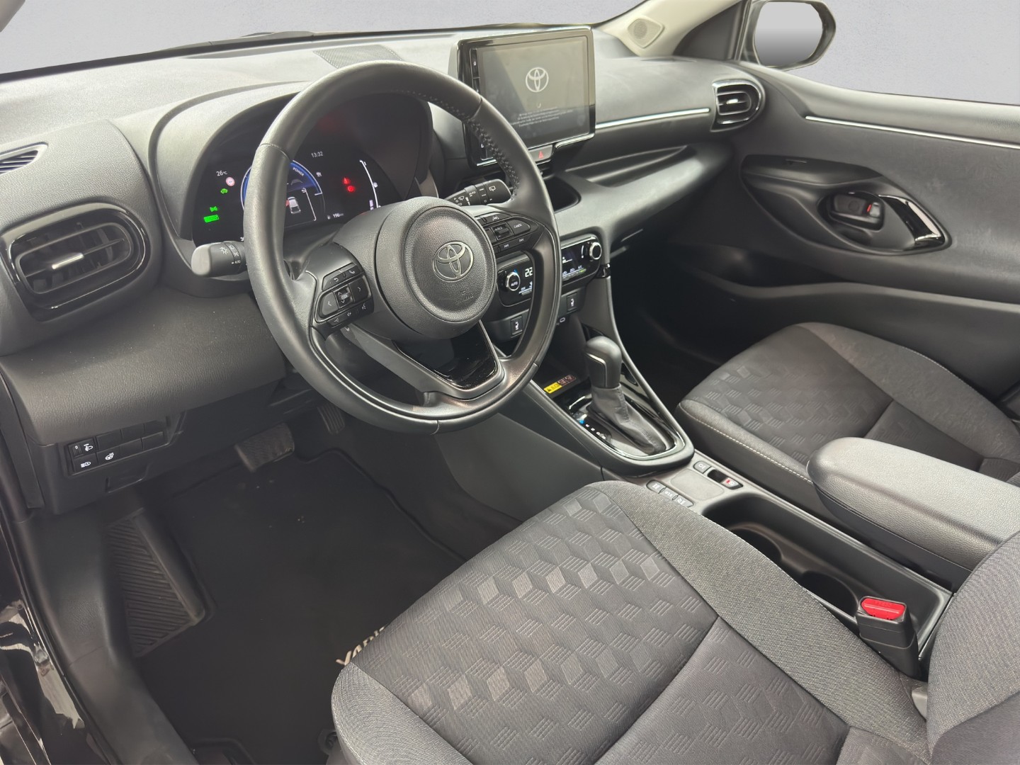 TOYOTA Yaris 1.5 Trend e-CVT-image-8