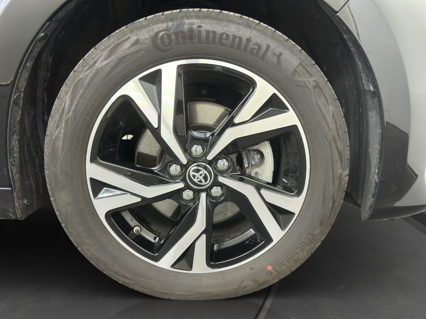 TOYOTA Yaris 1.5 Trend e-CVT-image-24