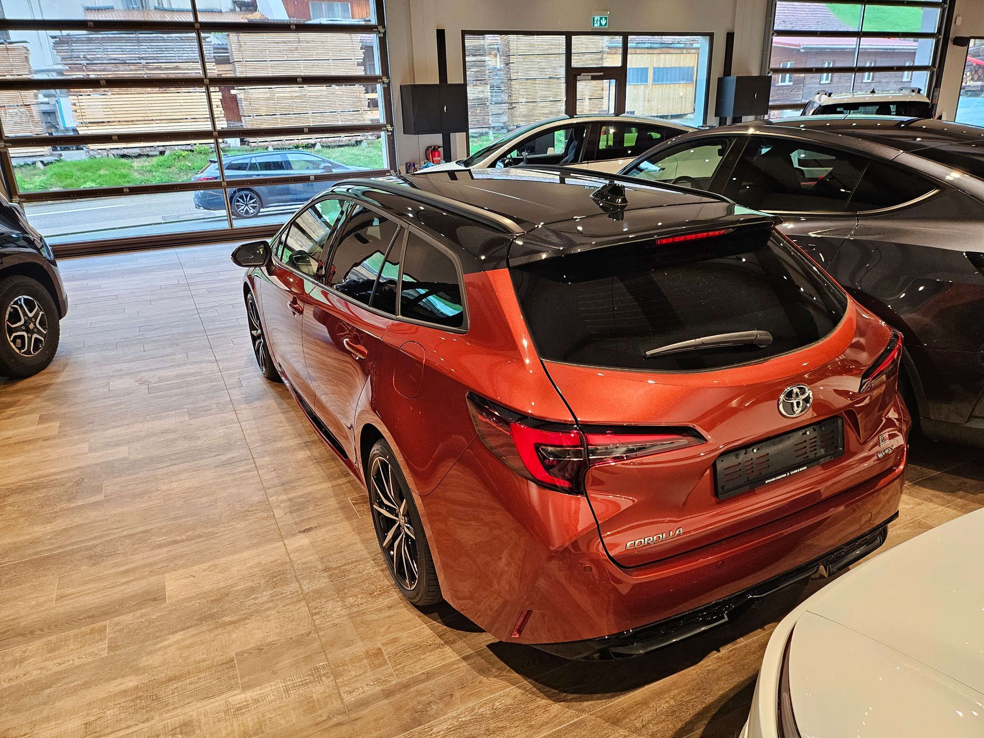 TOYOTA Corolla 2.0 HSD GR Sport e- CVT🔥8-fach🔥15 Jahre Garantie🔥-showroom-element-3