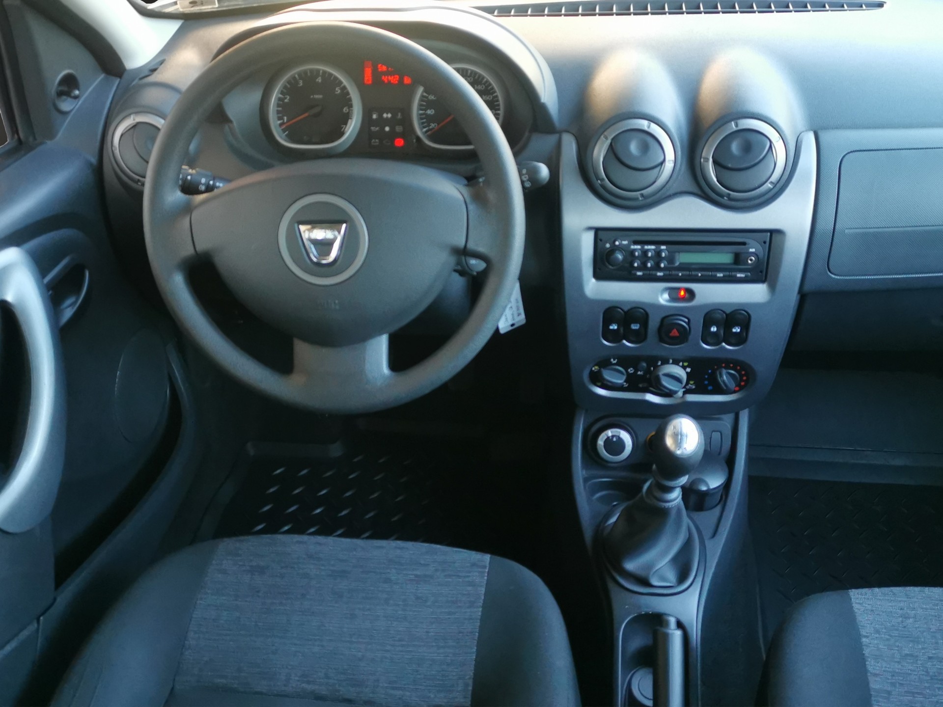 DACIA Duster 1.6 4x4-image-14
