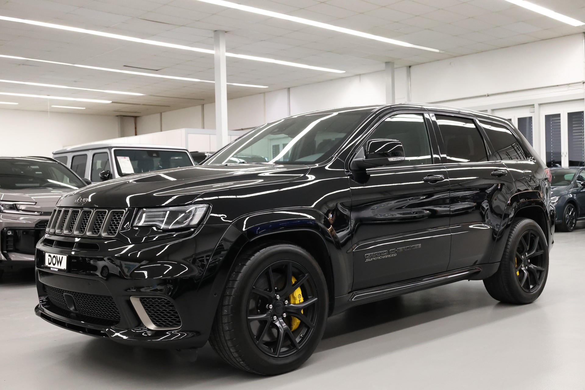 JEEP Grand Cherokee 6.2 V8 HEMI Trackhawk-showroom-element-3