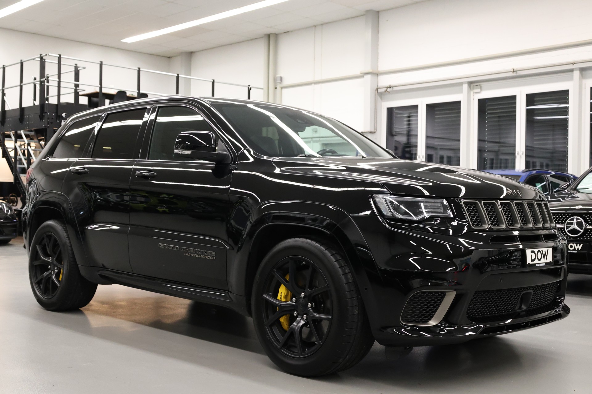 JEEP Grand Cherokee 6.2 V8 HEMI Trackhawk-showroom-element-1