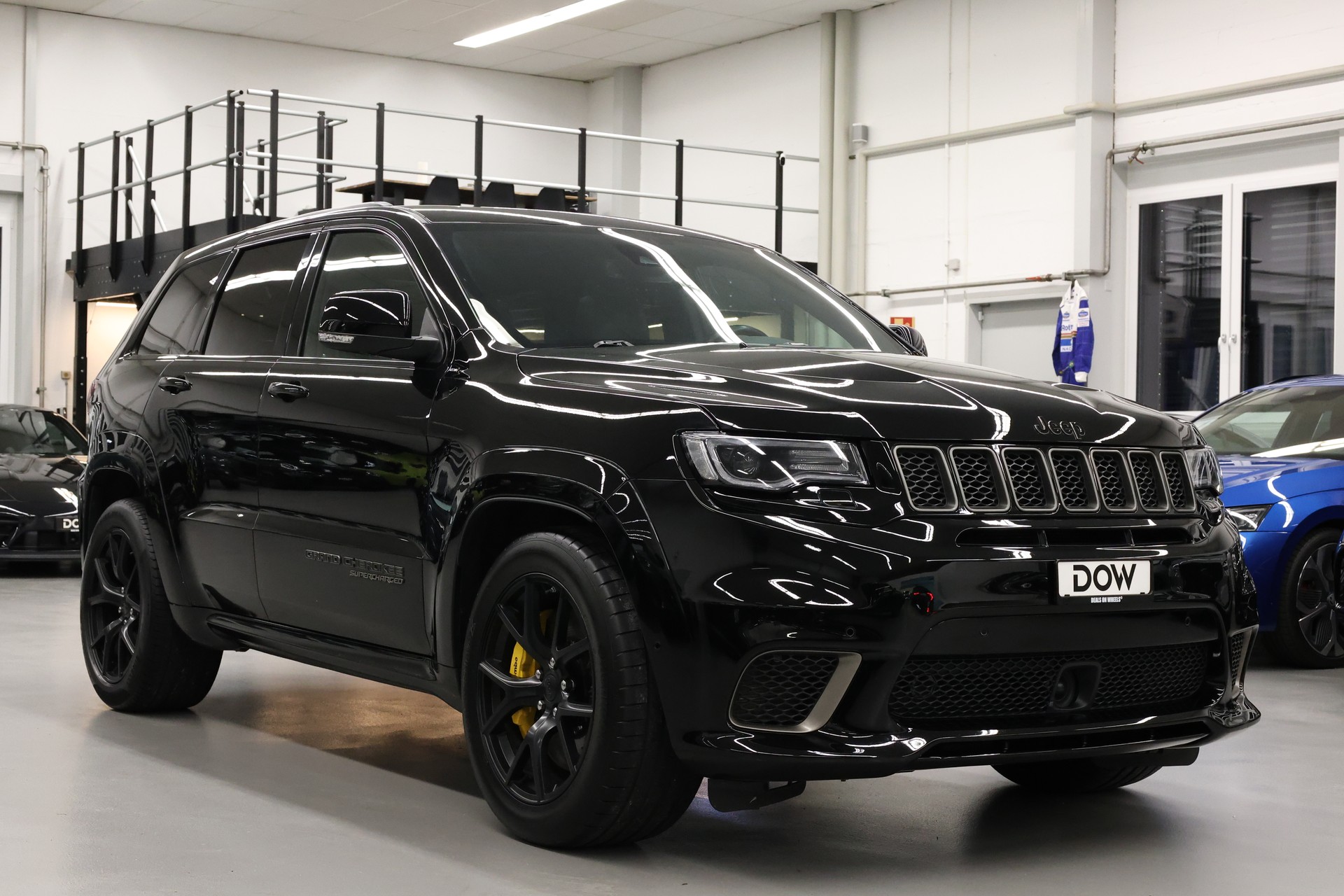 JEEP Grand Cherokee 6.2 V8 HEMI Trackhawk-showroom-element-2