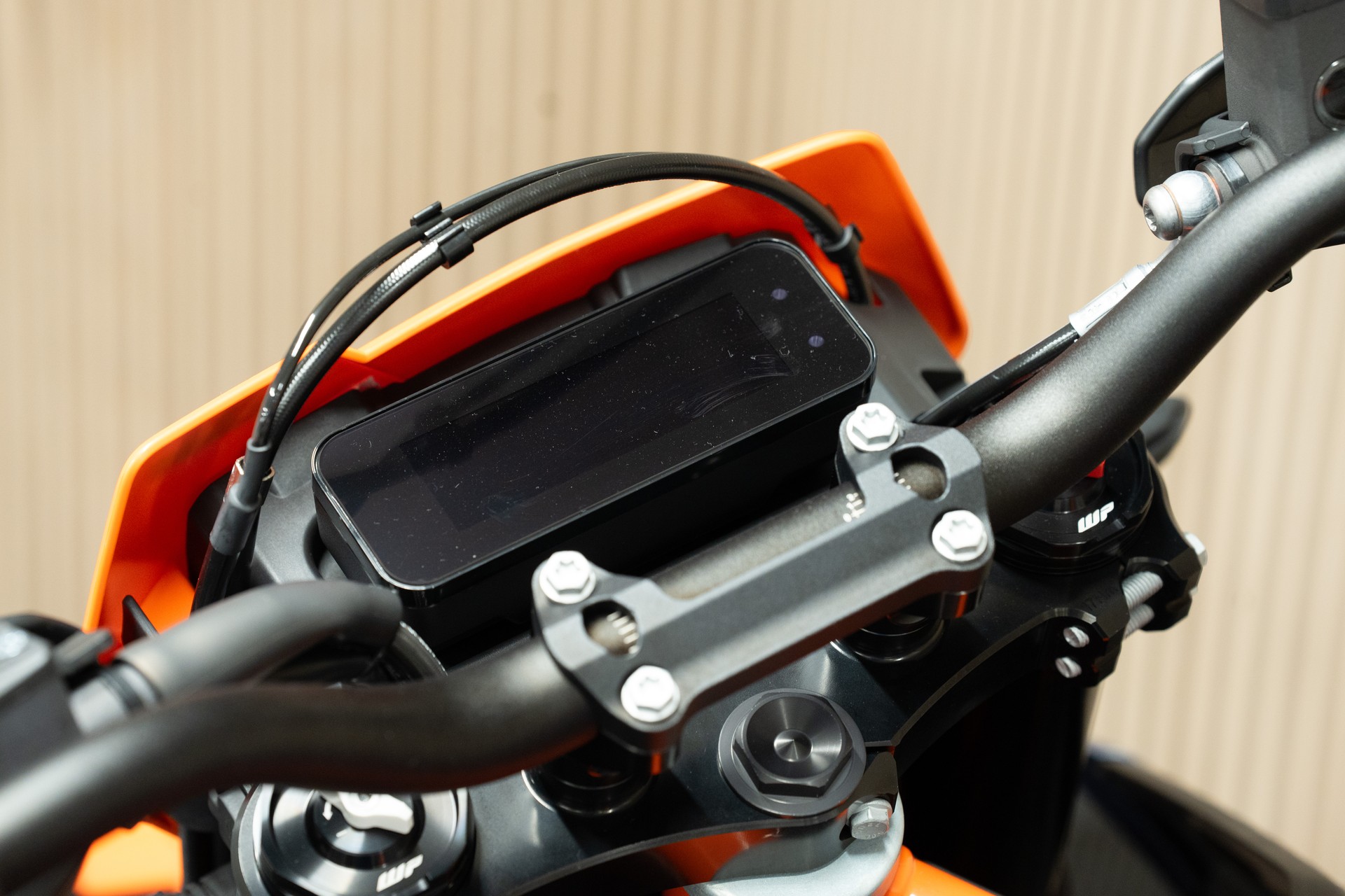 KTM 690 SMC R mit Tech Pack-image-2