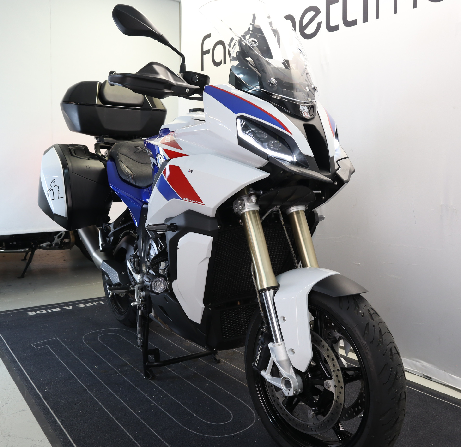 BMW S 1000 XR-image-6