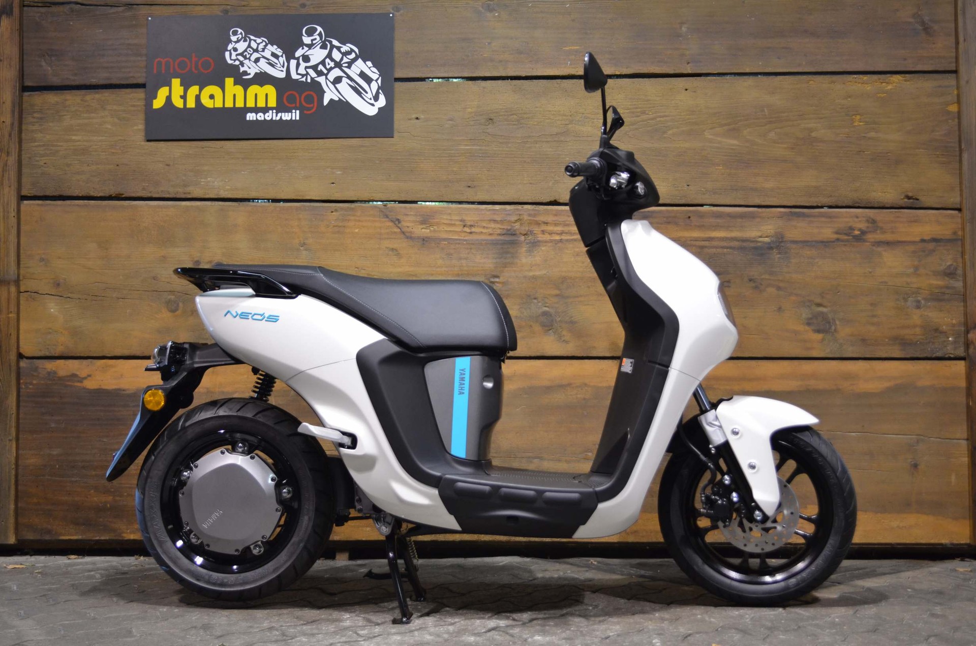 YAMAHA NEO's EV