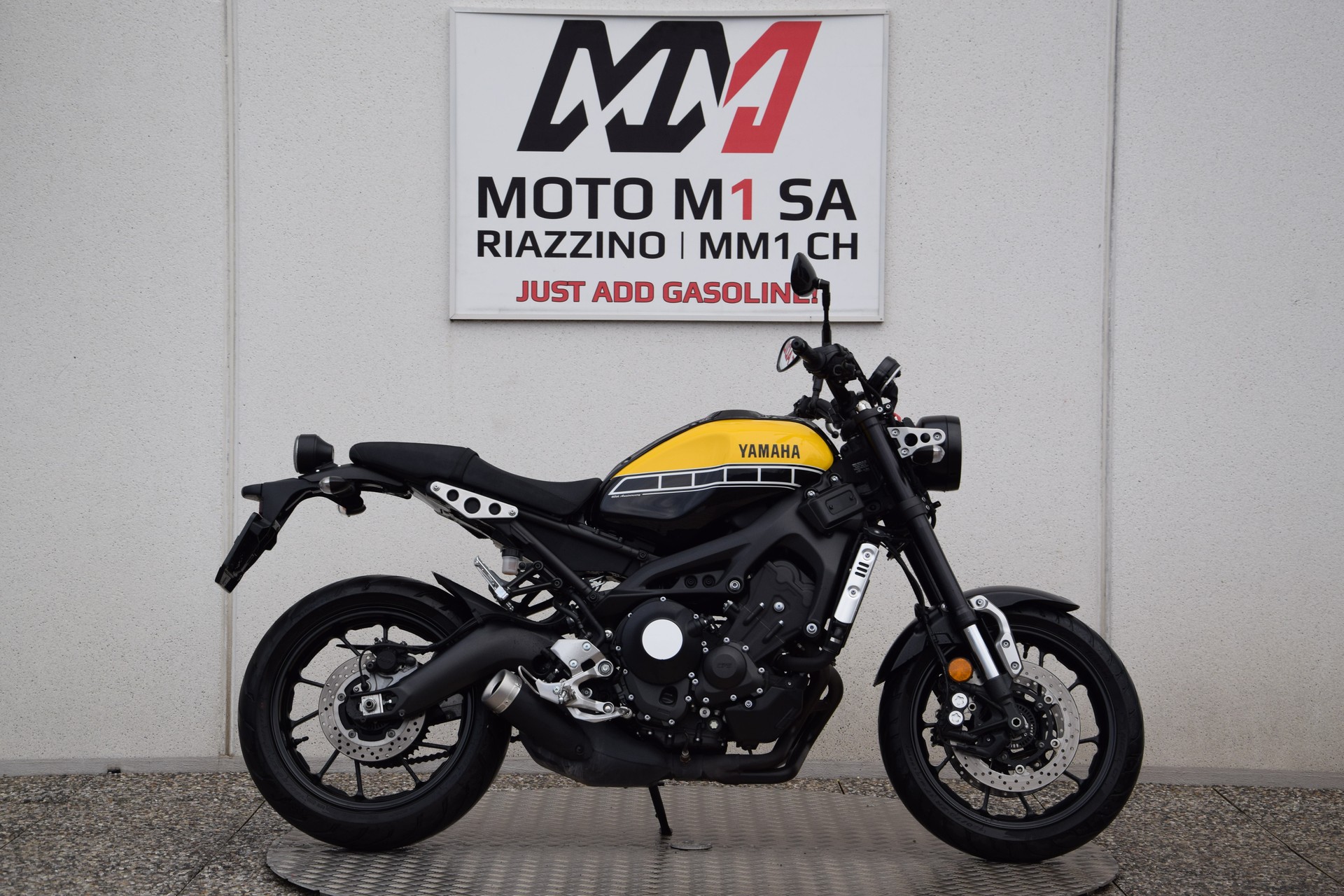 YAMAHA XSR 900-image-0