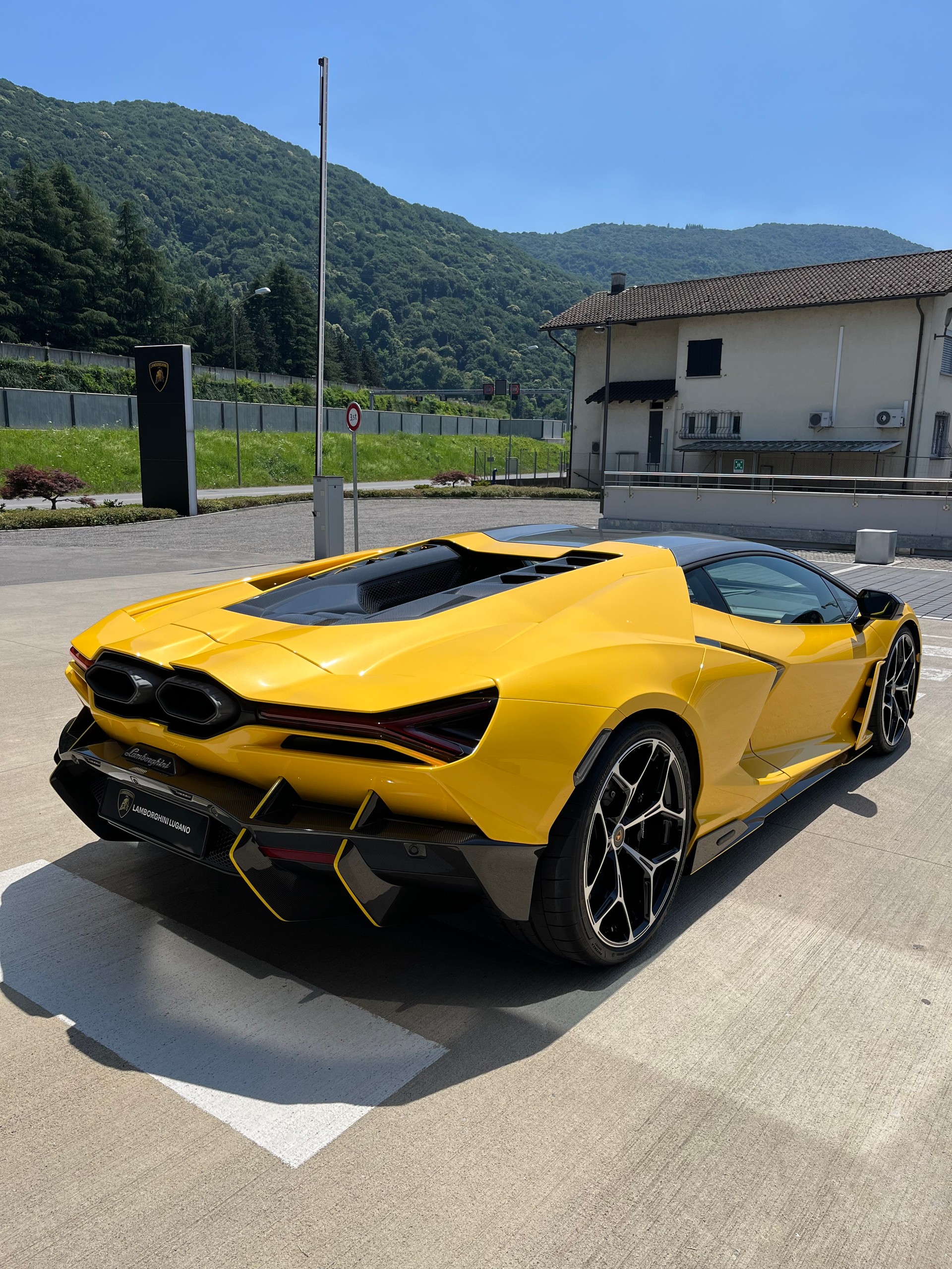 LAMBORGHINI REVUELTO - Auto CH - Maintenance Pack 5 Years - Lamborghini Lugano - In Kundenauftrag-image-5