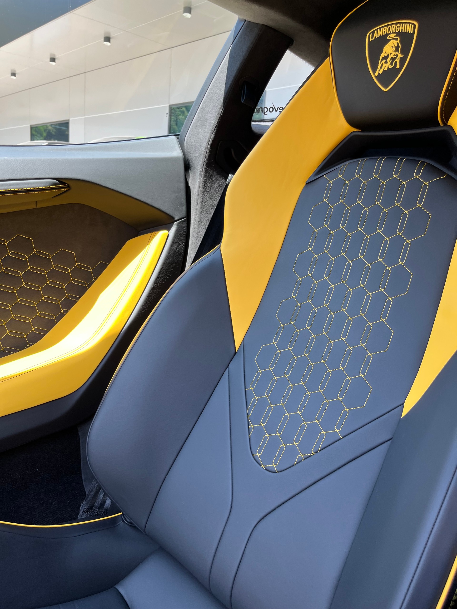 LAMBORGHINI REVUELTO - Auto CH - Maintenance Pack 5 Years - Lamborghini Lugano - In Kundenauftrag-image-13