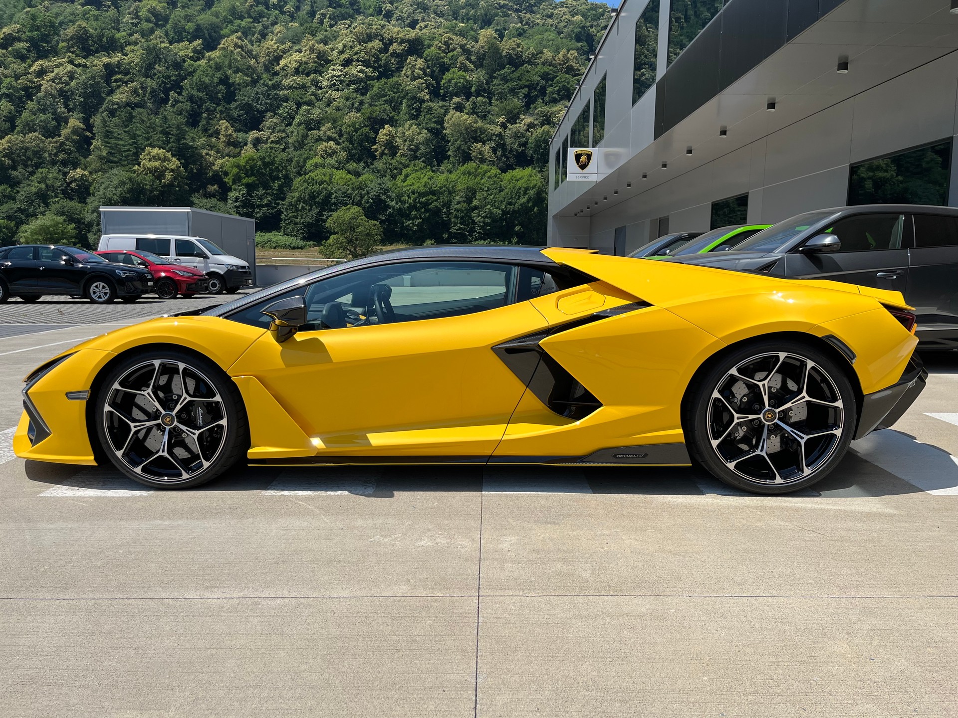 LAMBORGHINI REVUELTO - Auto CH - Maintenance Pack 5 Years - Lamborghini Lugano - In Kundenauftrag-showroom-element-2