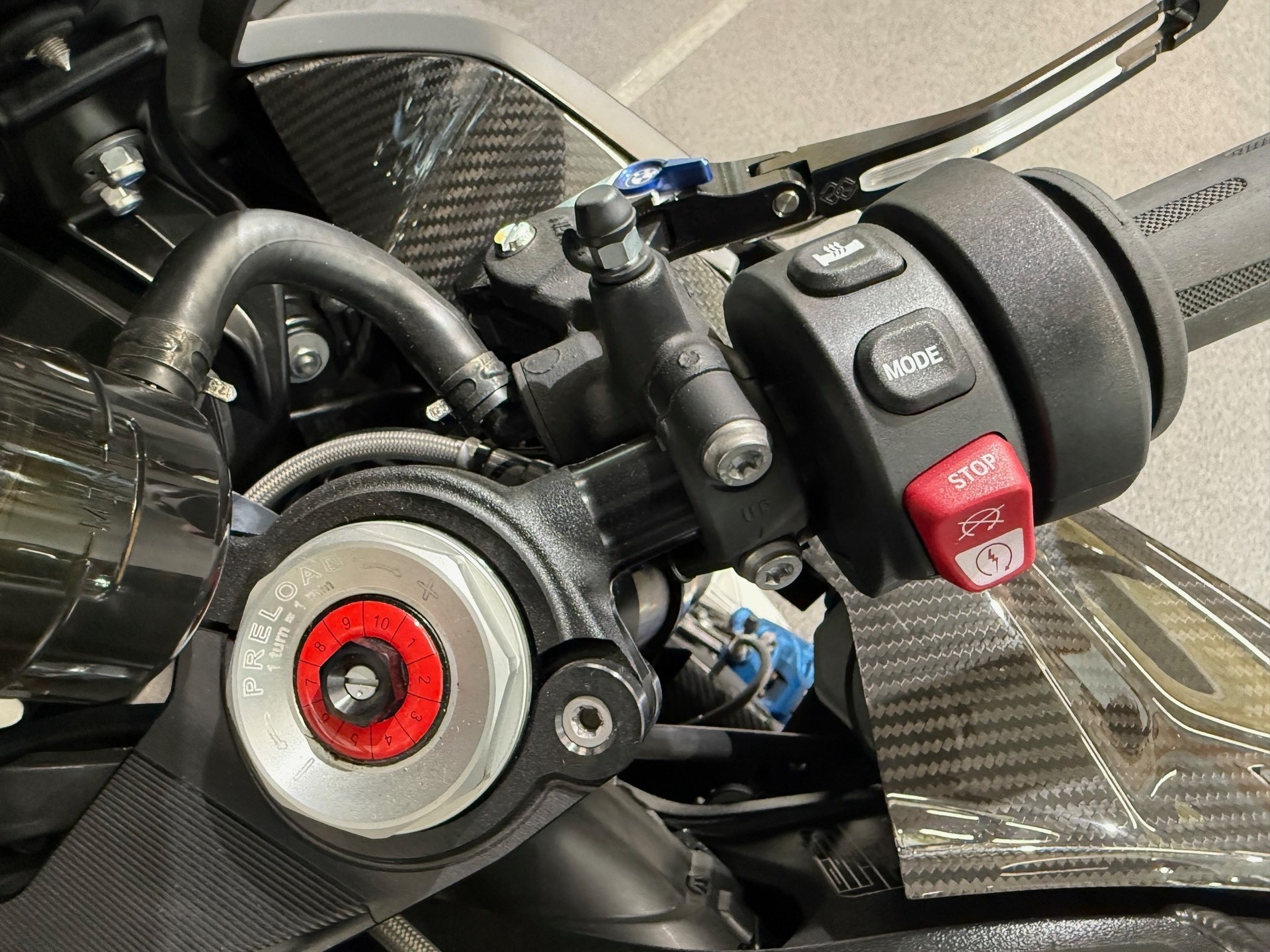 BMW M 1000 RR-image-10