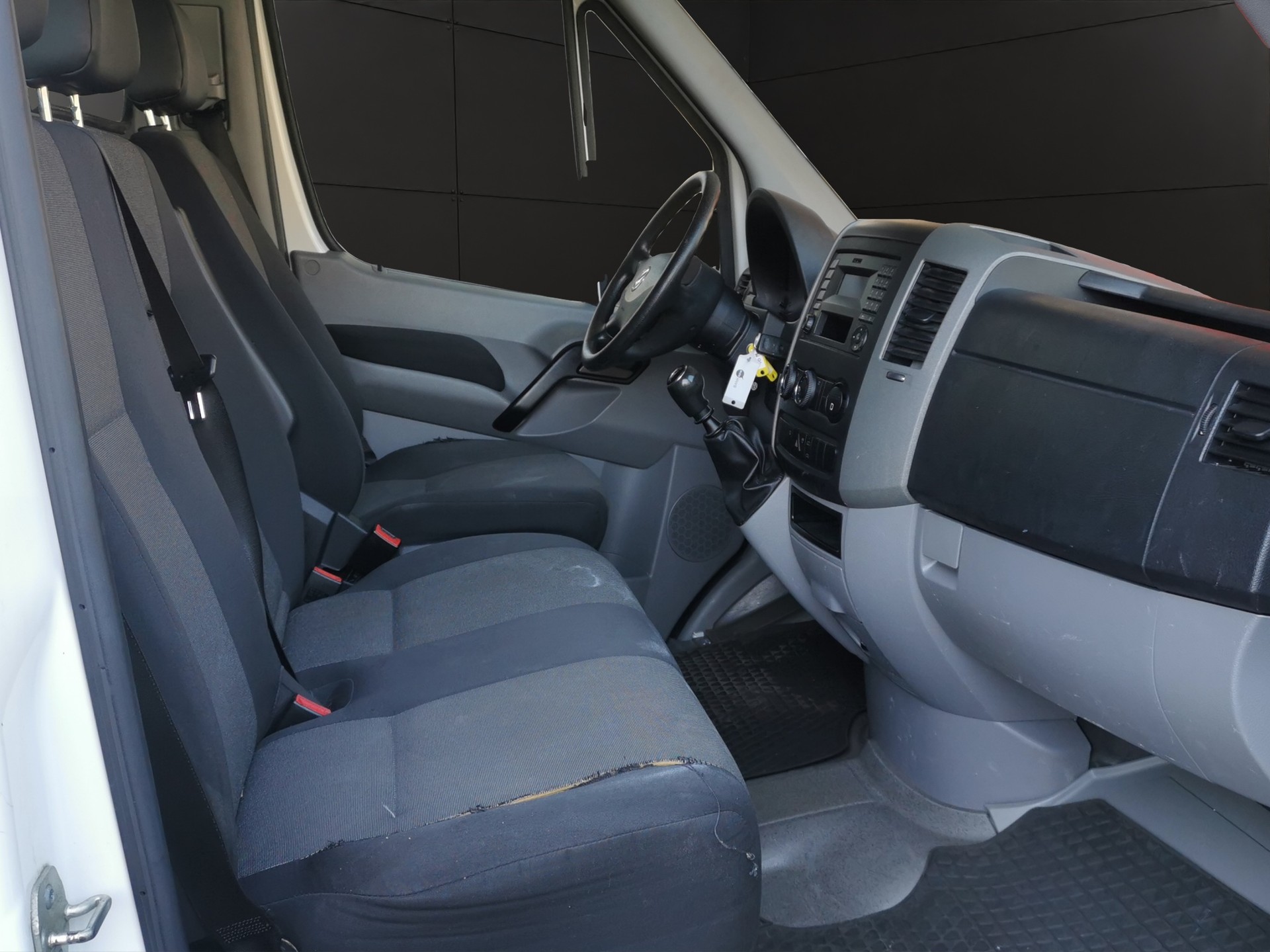 VW Crafter 35 2.0 TDI-image-14