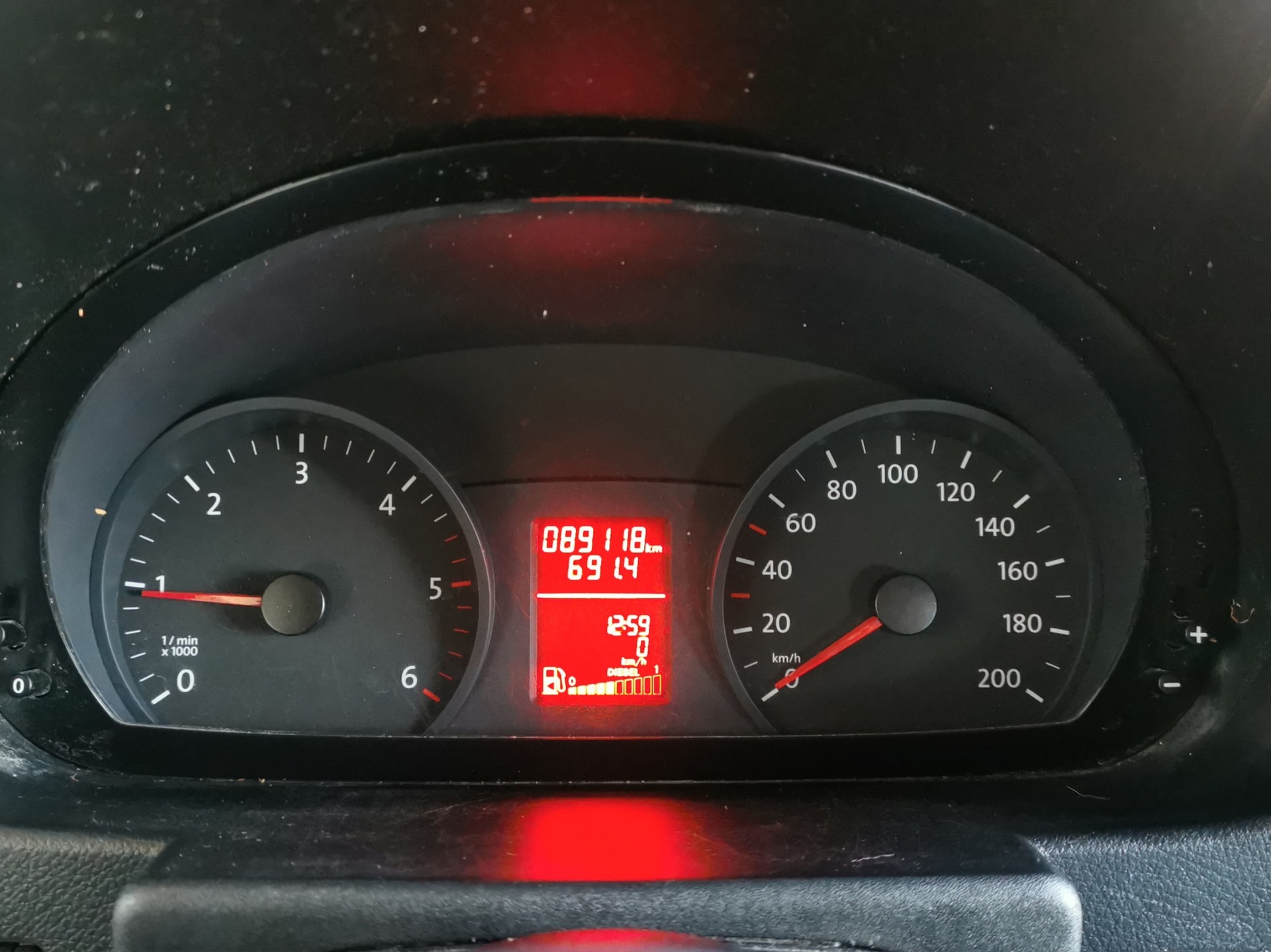 VW Crafter 35 2.0 TDI-image-11