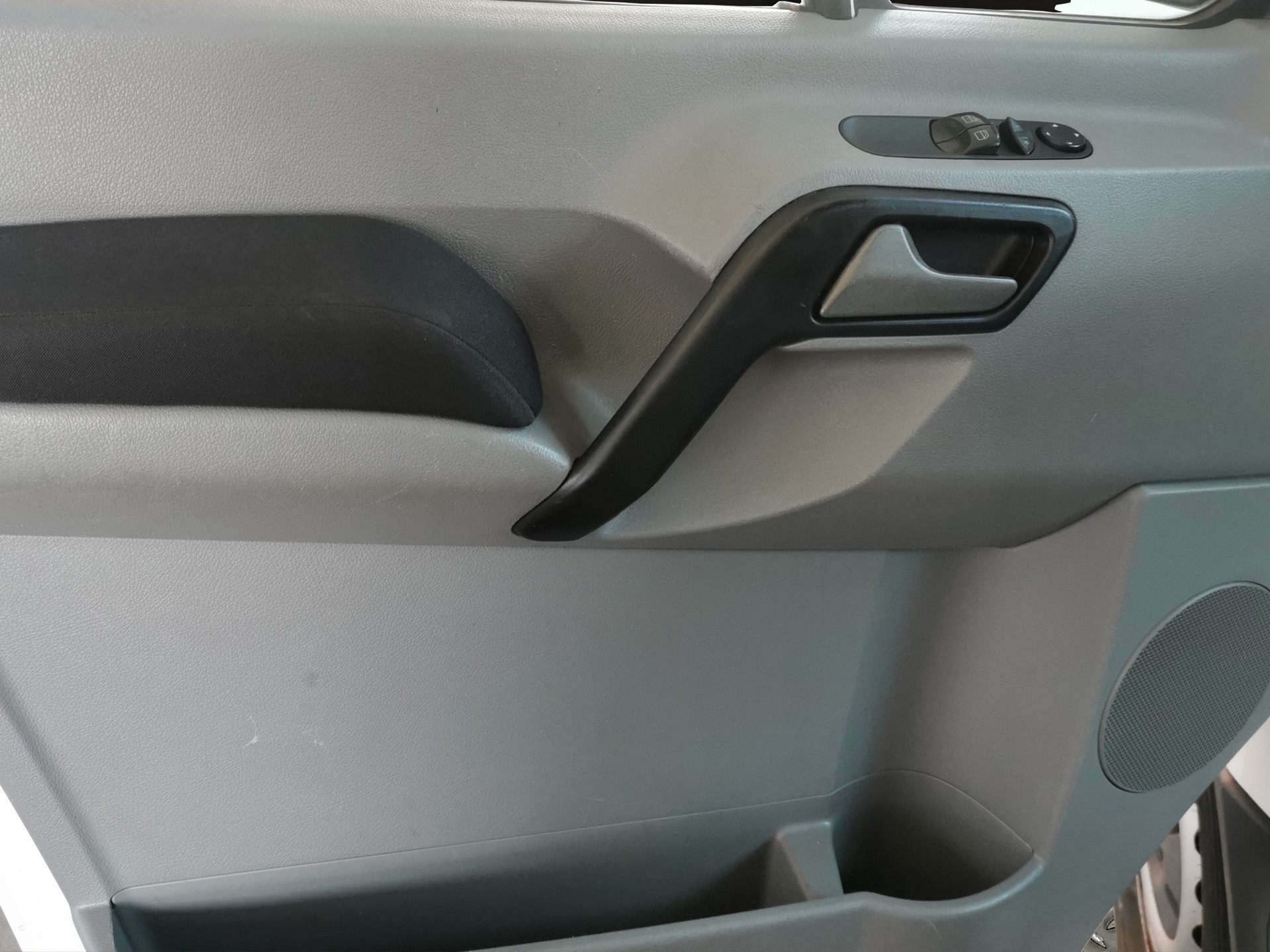 VW Crafter 35 2.0 TDI-image-13