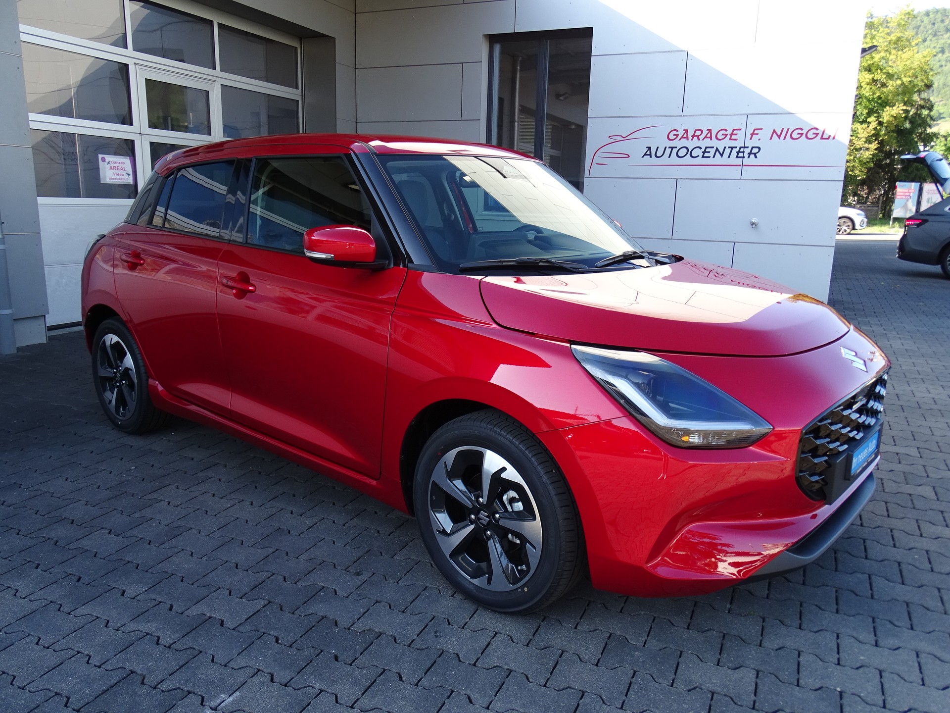 SUZUKI Swift 1.2 Compact Top Hybrid CVT-showroom-element-1