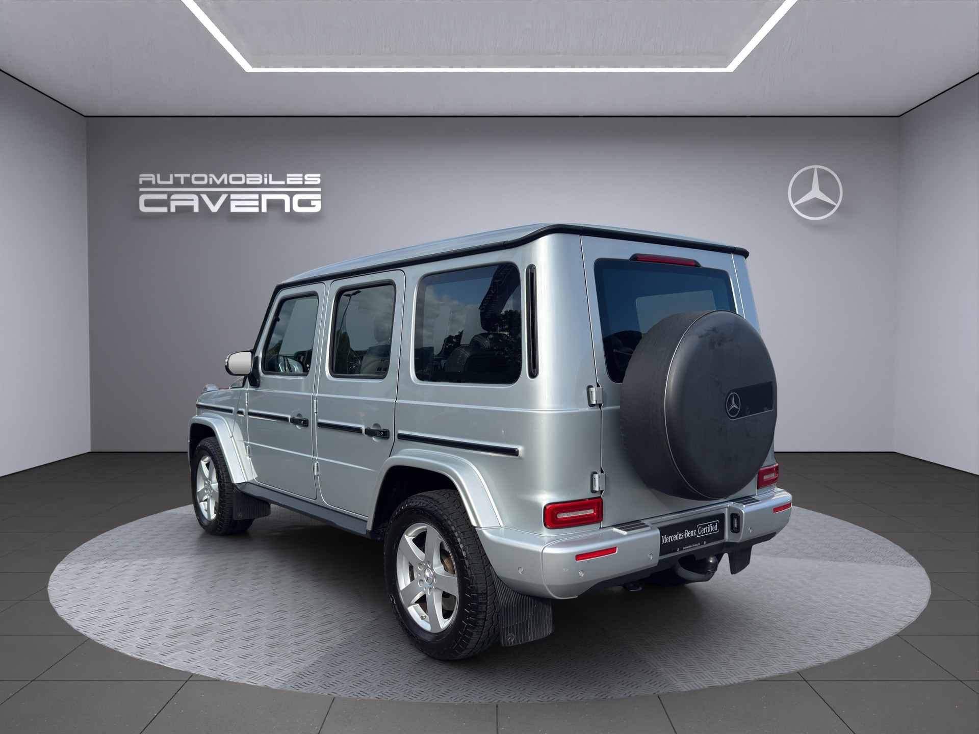 MERCEDES-BENZ G 500 9G-Tronic-showroom-element-2