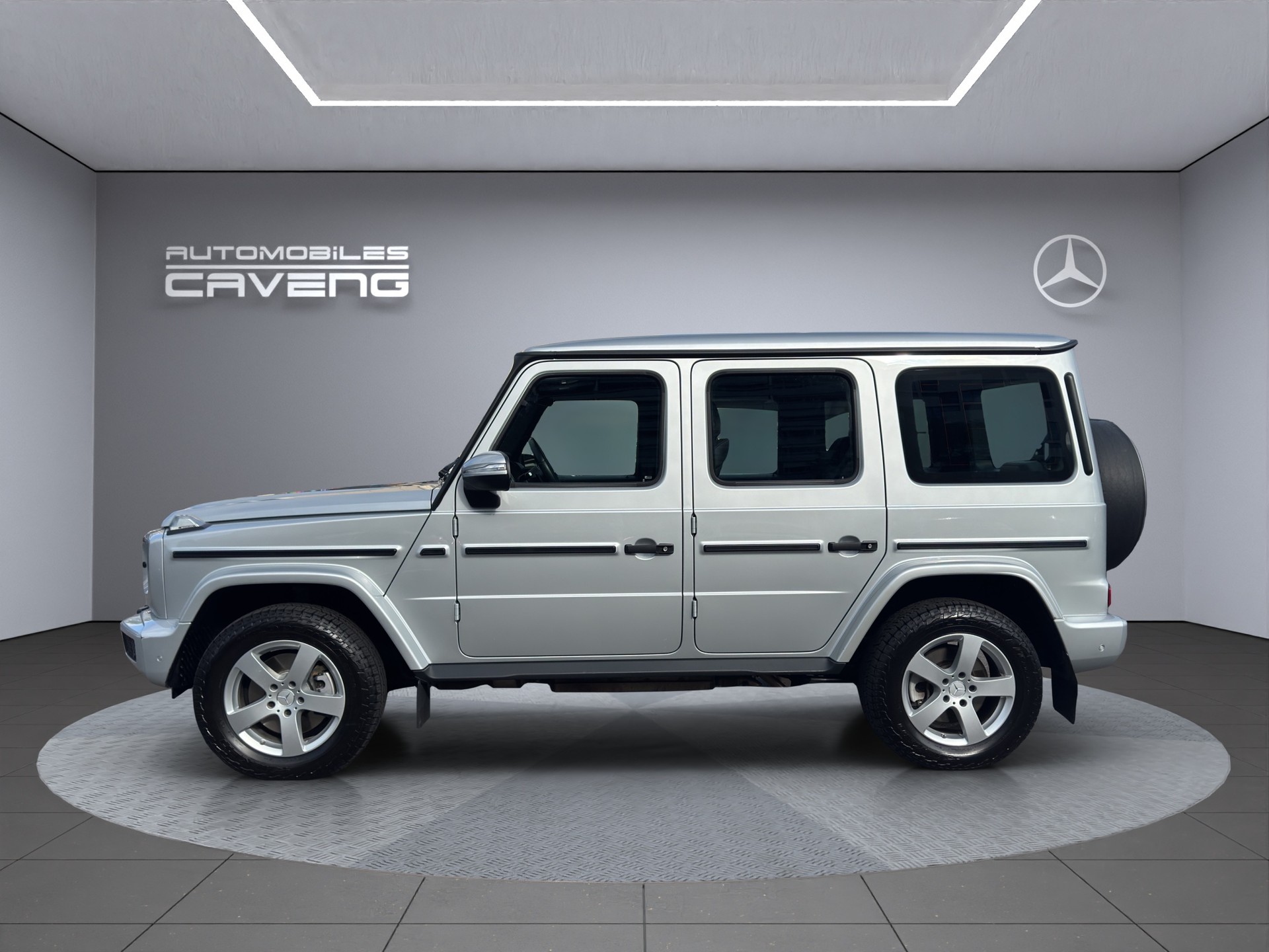 MERCEDES-BENZ G 500 9G-Tronic-showroom-element-1