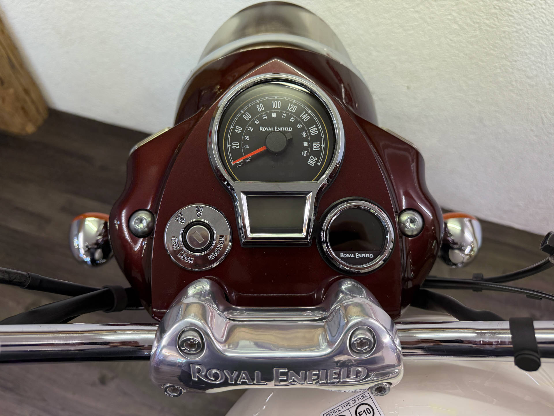 ROYAL ENFIELD Classic 650 ABS-image-3